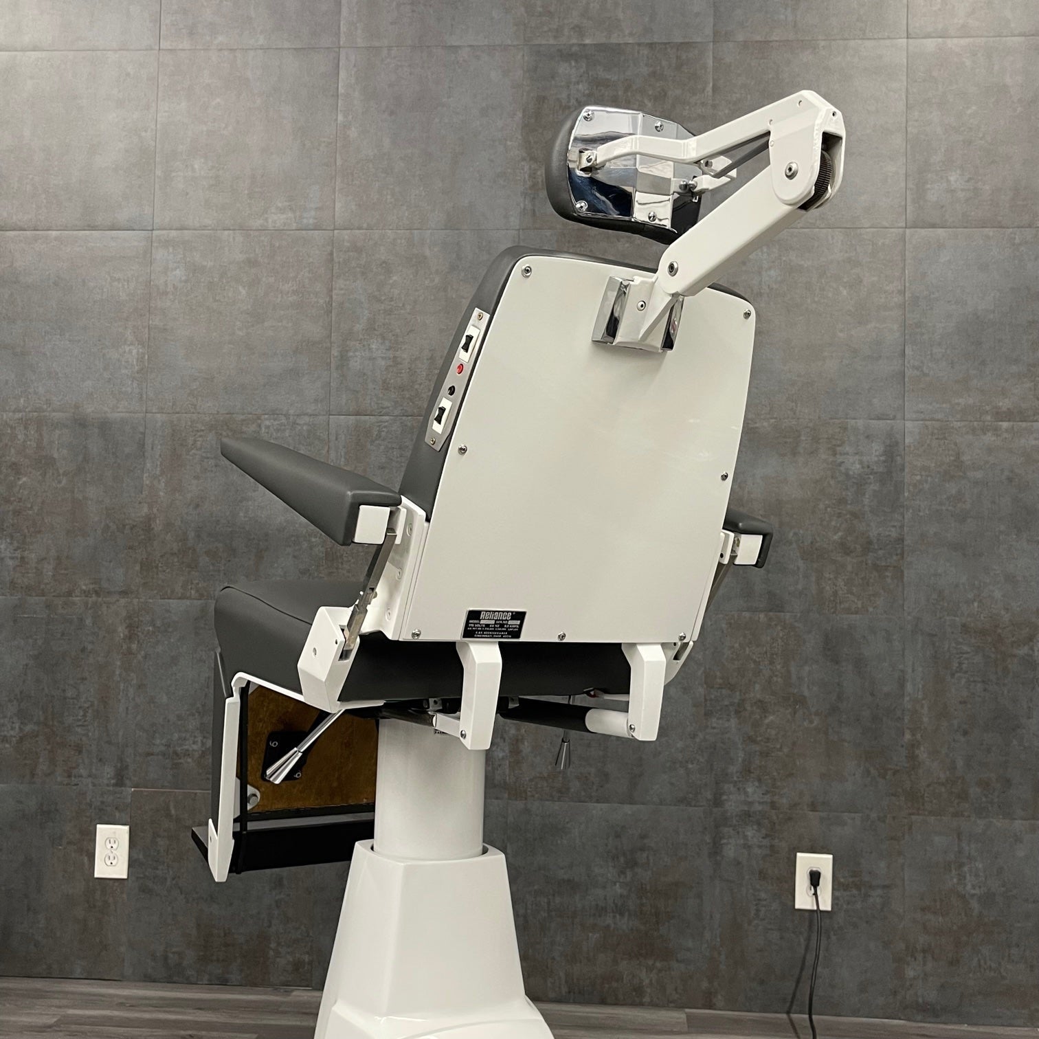Reliance 880 Exam Chair - Reliance -Angelus Medical