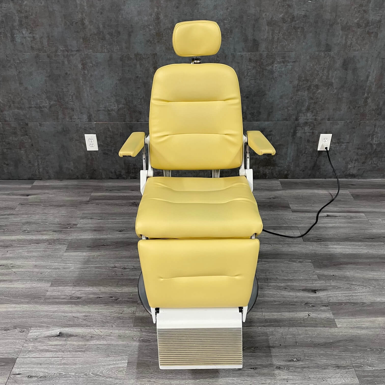 Reliance 880 Exam Chair - Reliance -Angelus Medical
