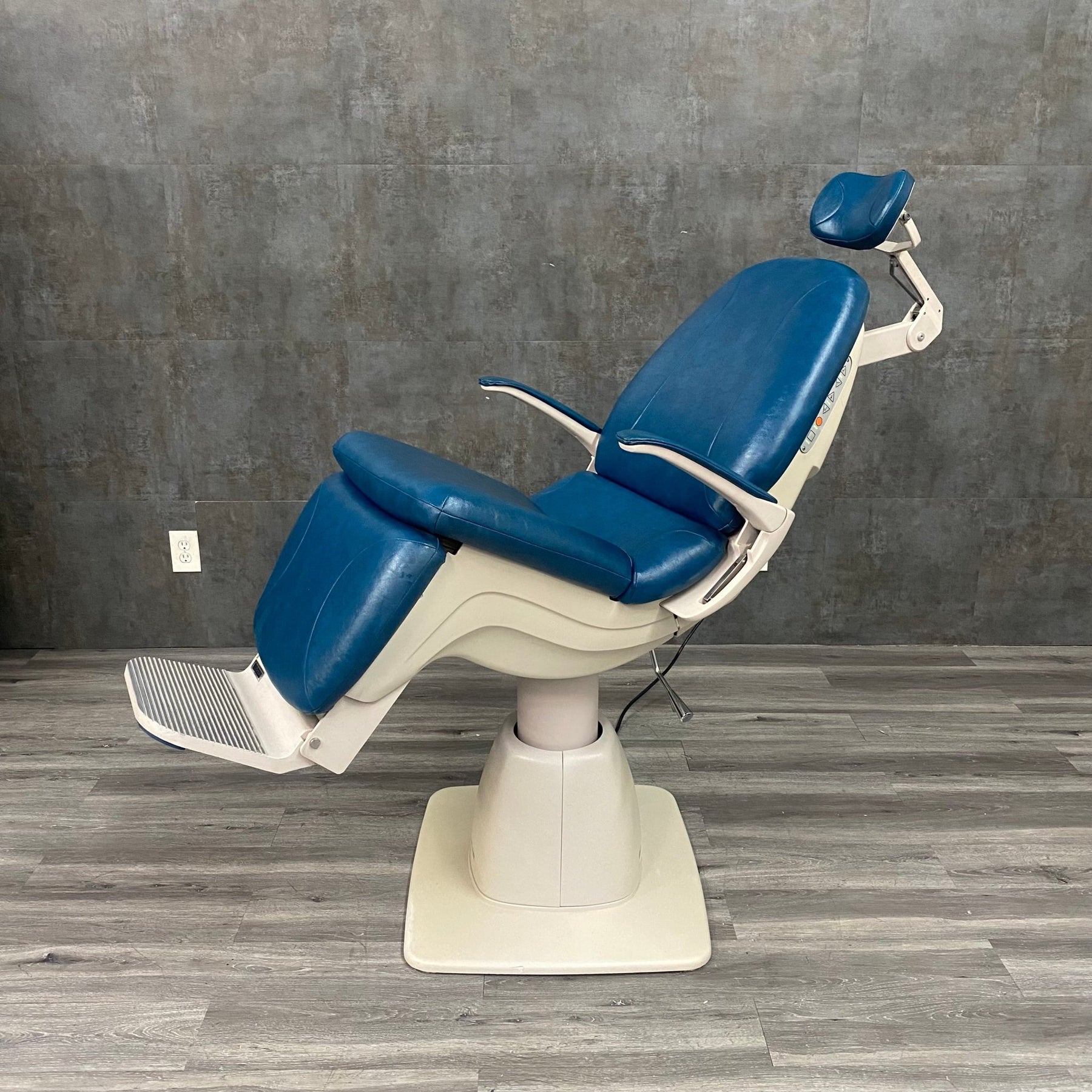 Reliance 920 FX,Reliance Exam Chair, Reliance Chair Angelus Medical and Optical