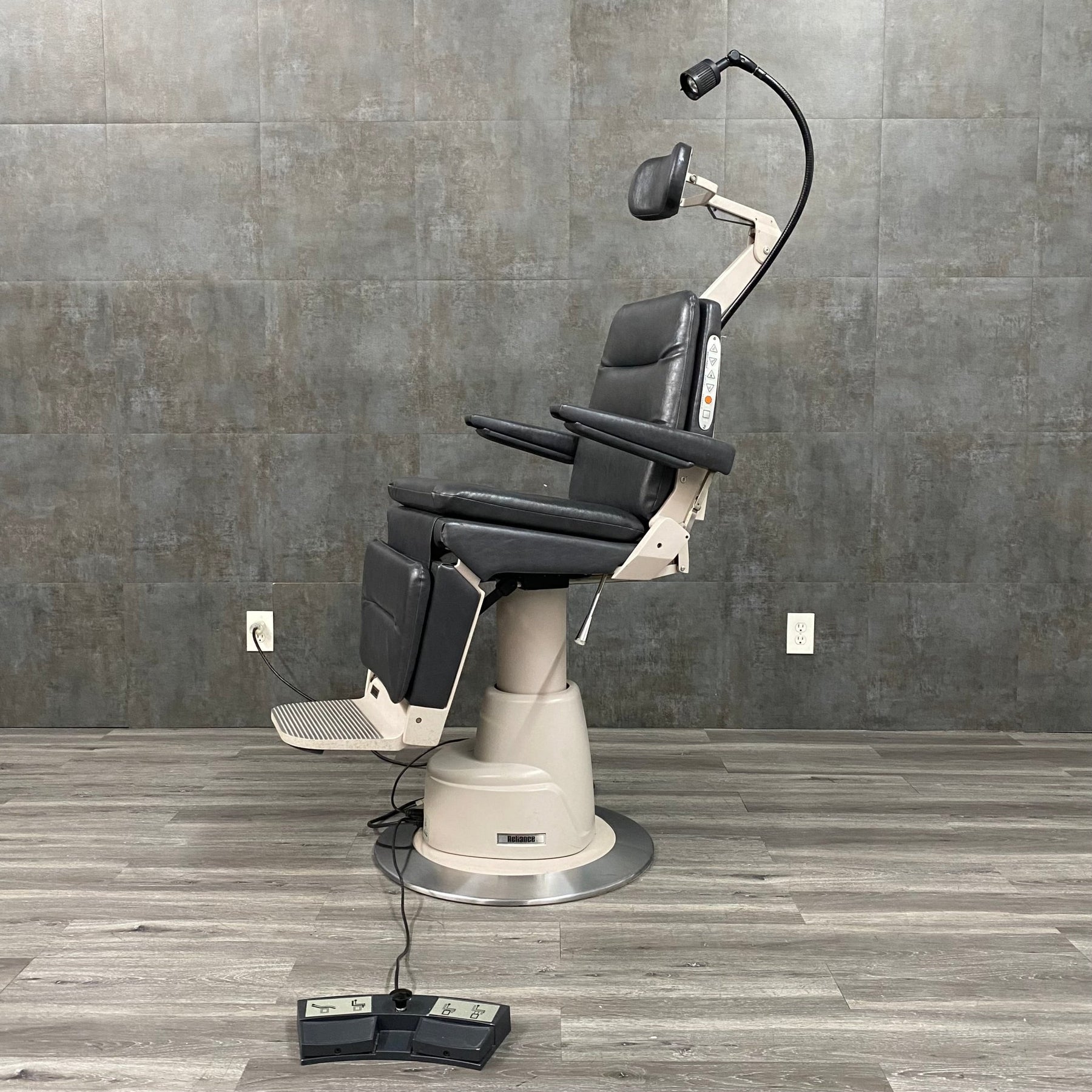 Reliance 980,Exam Chair,optical chair,Reliance Chair, Angelus Medical and Optical