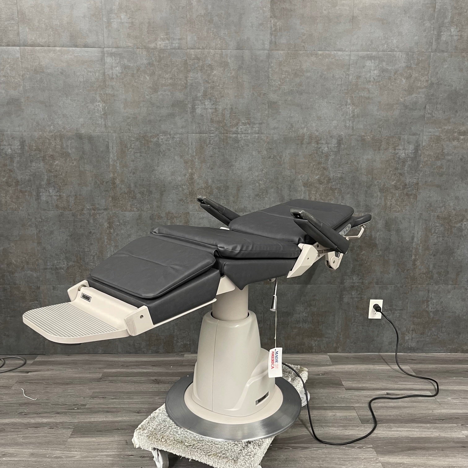 Reliance 980 Exam Chair - Reliance -Angelus Medical