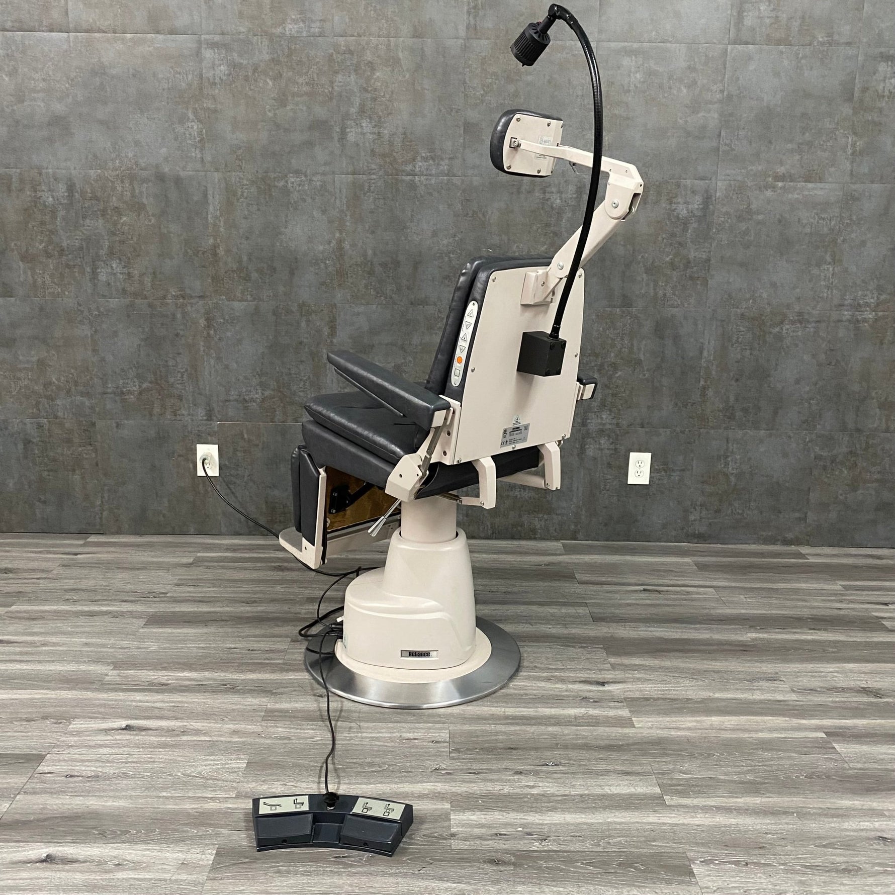 Reliance 980 Exam Chair - Reliance -Angelus Medical
