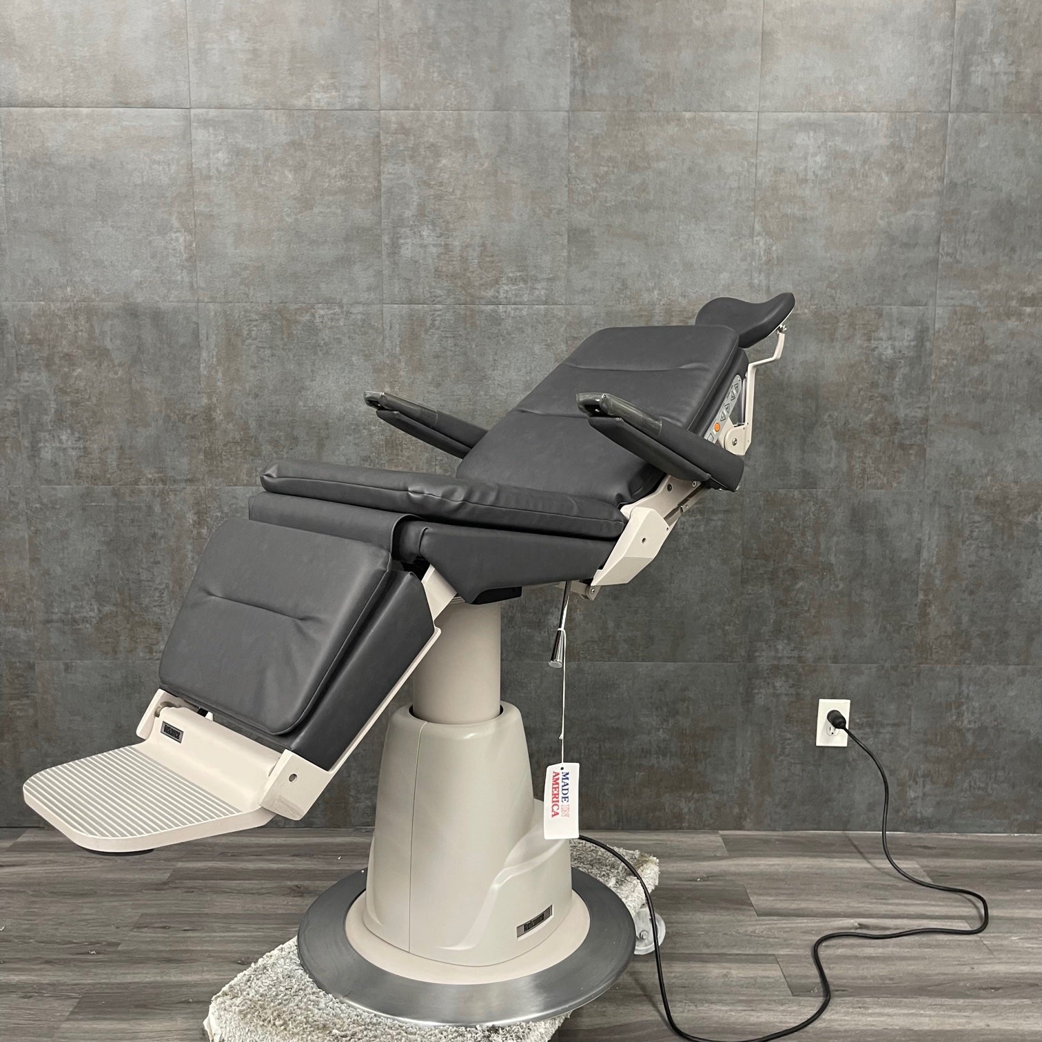 Reliance 980 Exam Chair - Reliance -Angelus Medical