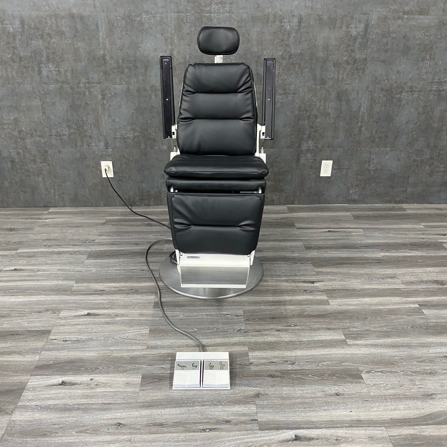 Reliance 980 Exam Chair Custom Gen 1 - Reliance -Angelus Medical