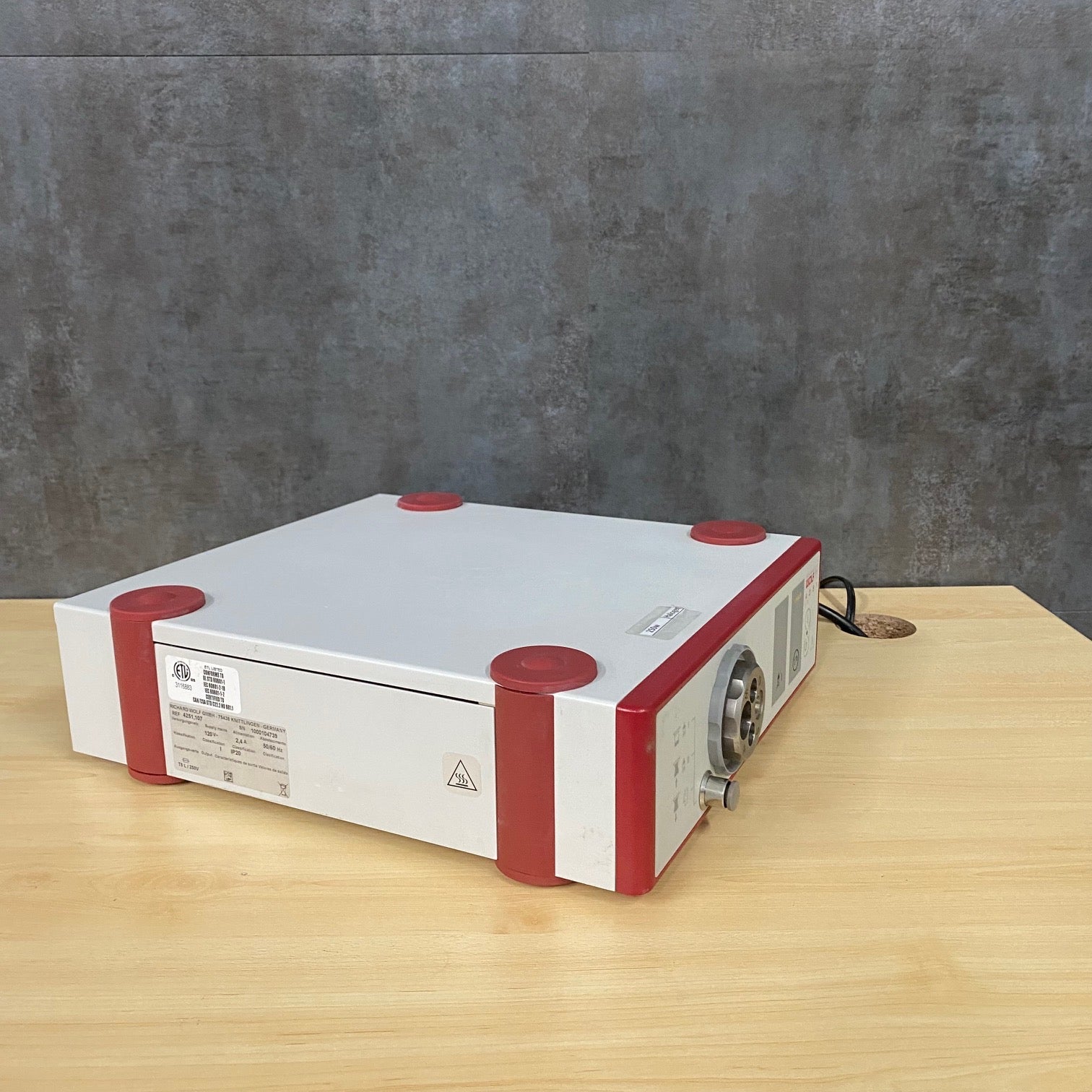 Richard Wolf 4251 Light Source (Used) - Wolf -Angelus Medical