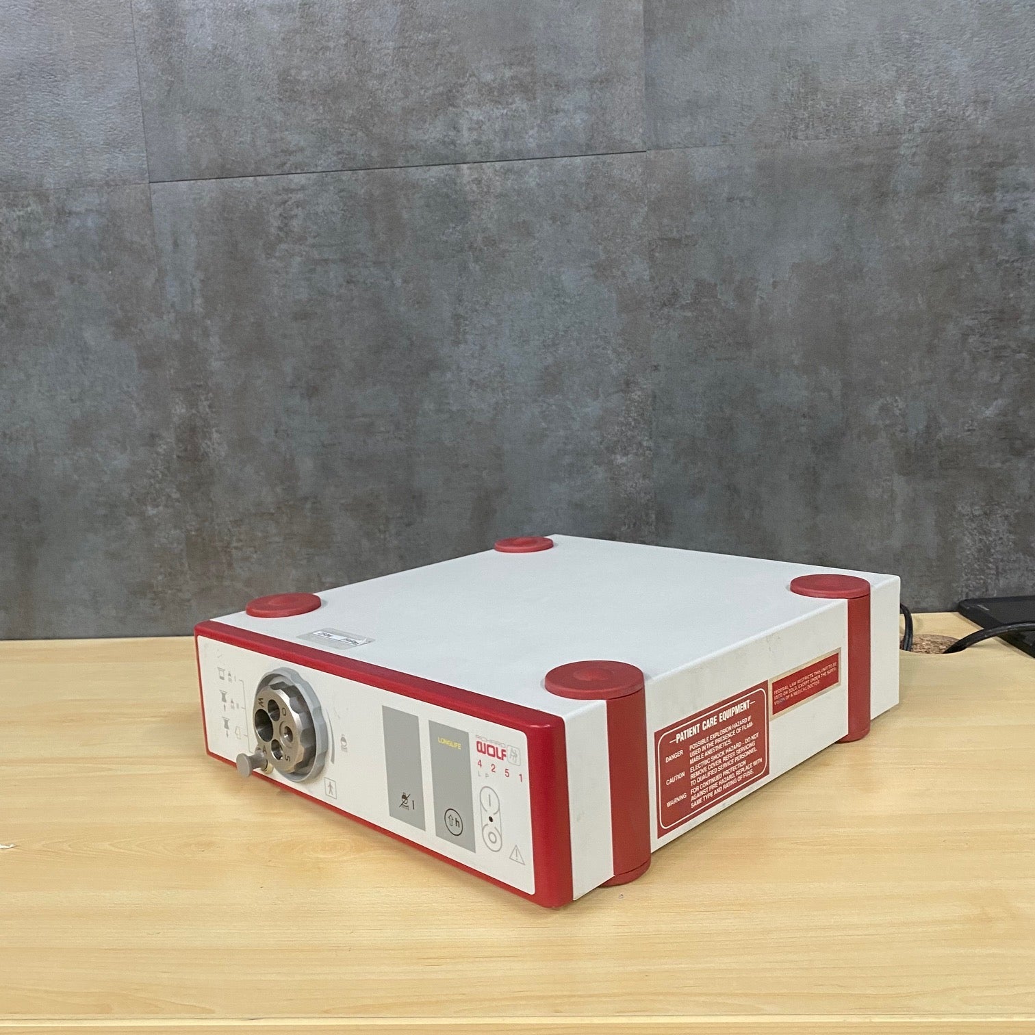 Richard Wolf 4251 Light Source (Used) - Wolf -Angelus Medical