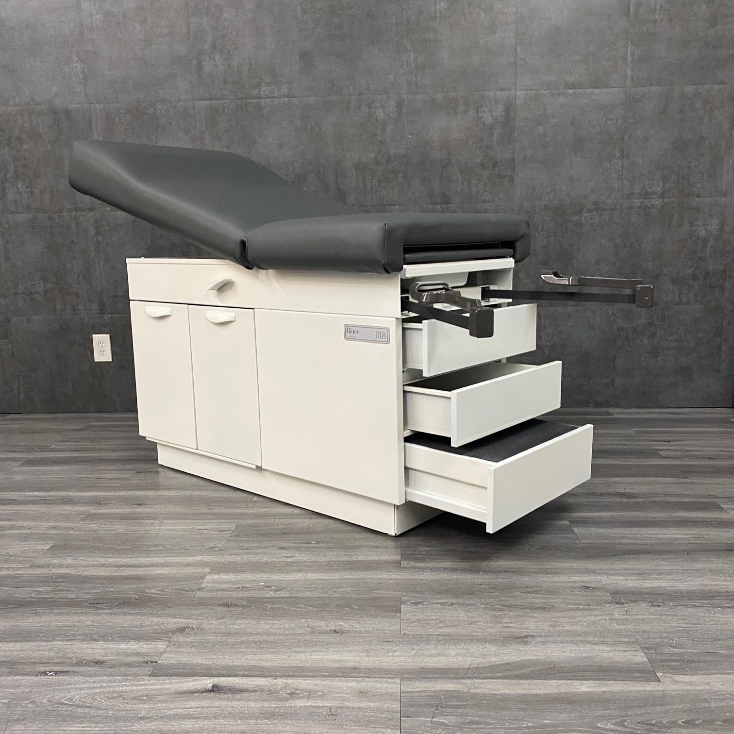 Ritter 108 Manual Exam Table - Midmark Ritter -Angelus Medical