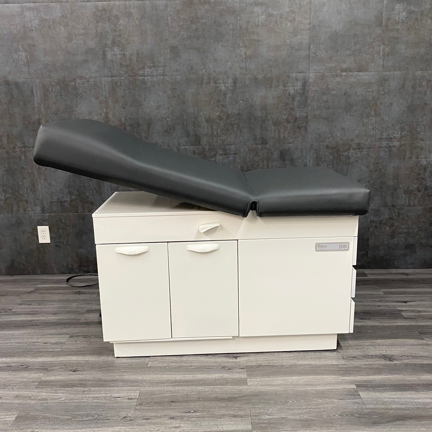 Ritter 108 Manual Exam Table - Midmark Ritter -Angelus Medical