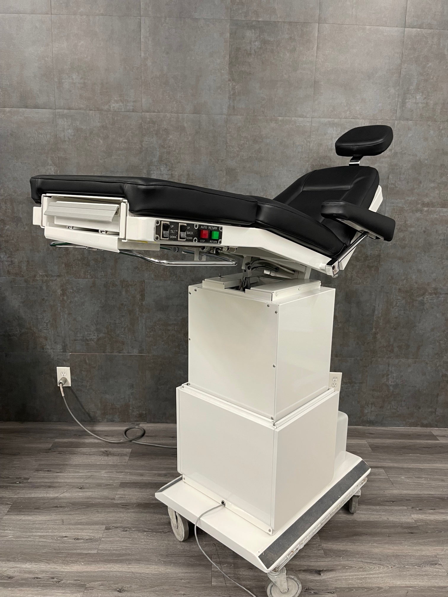 Ritter 117 Podiatry Chair - Clearance - Midmark Ritter -Angelus Medical