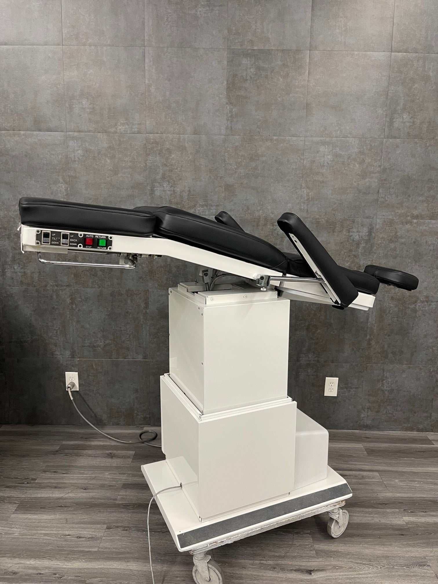 Ritter 117 Podiatry Chair - Clearance - Midmark Ritter -Angelus Medical