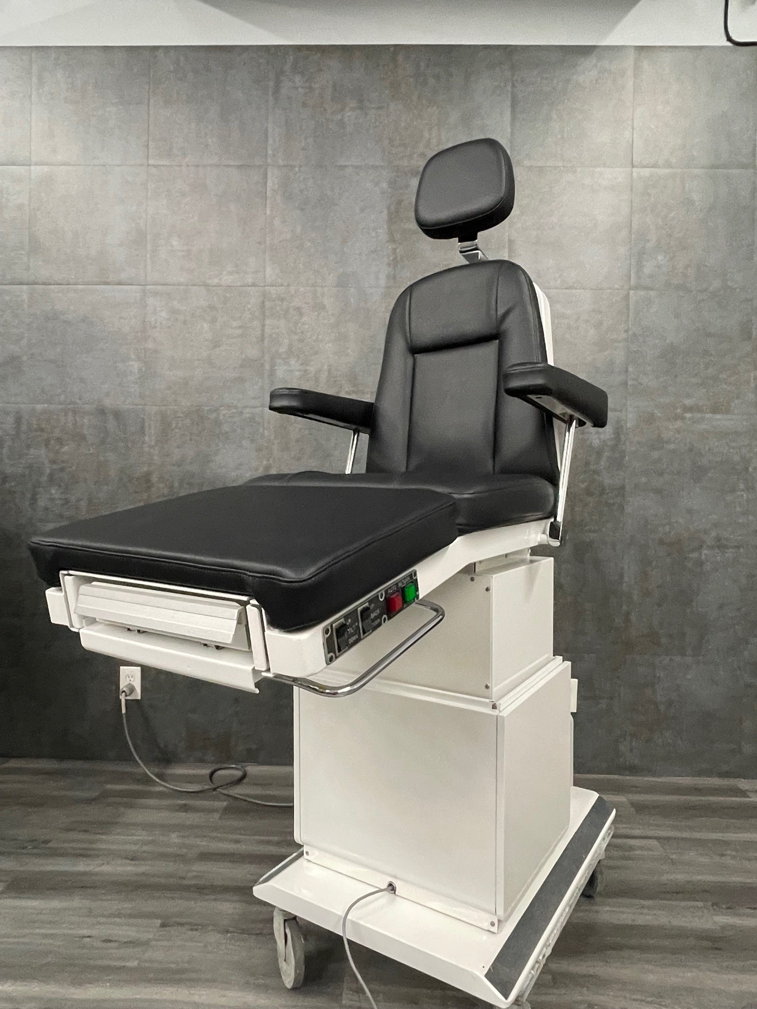Ritter 117 Podiatry Chair - Clearance - Midmark Ritter -Angelus Medical