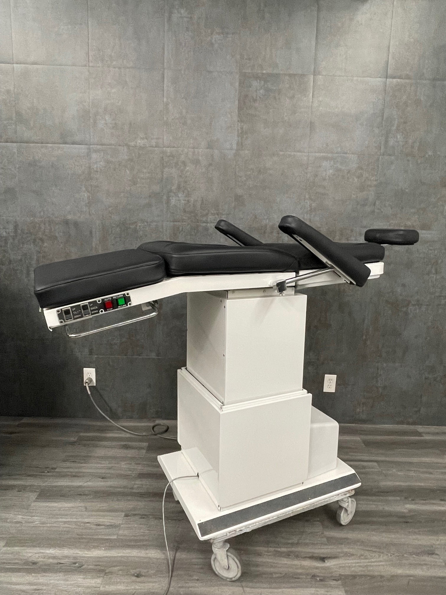 Ritter 117 Podiatry Chair - Clearance - Midmark Ritter -Angelus Medical