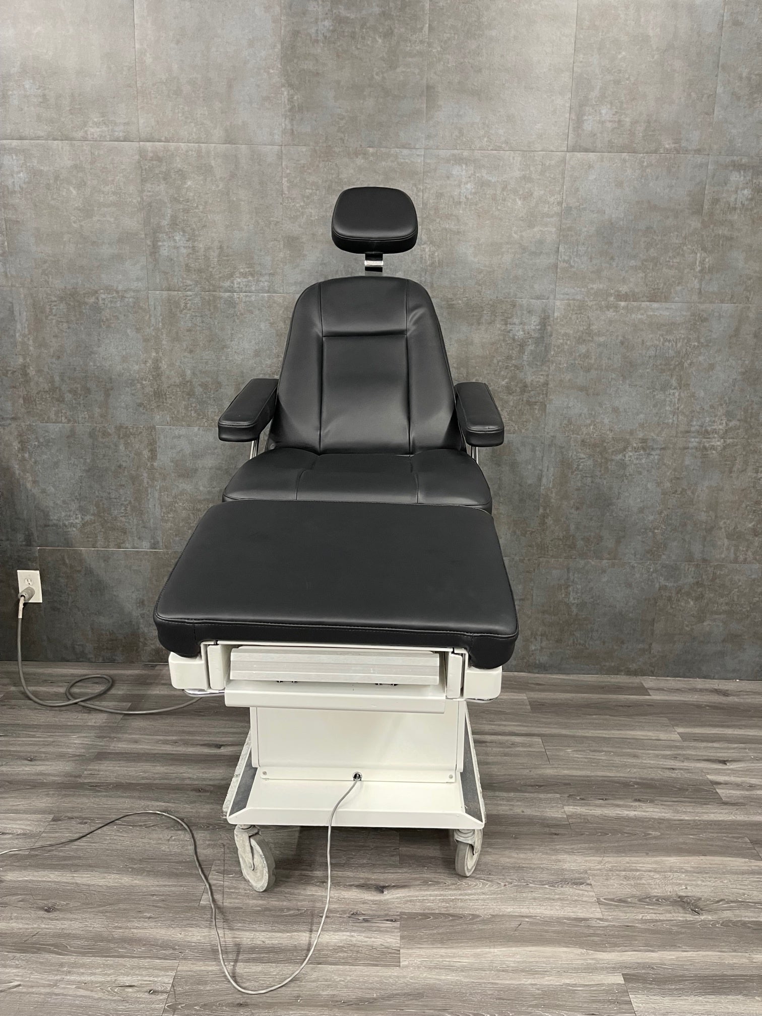 Ritter 117 Podiatry Chair - Clearance - Midmark Ritter -Angelus Medical