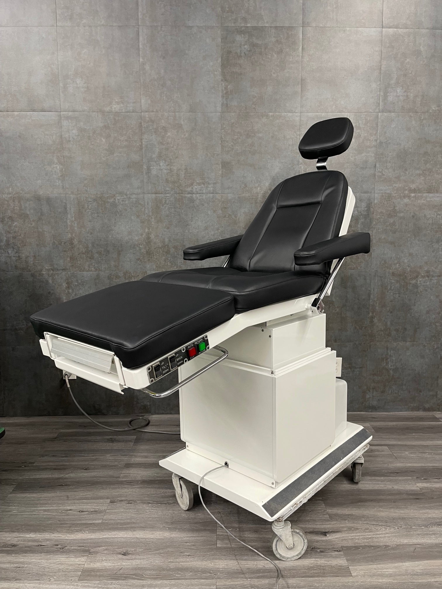 Ritter 117 Podiatry Chair - Clearance - Midmark Ritter -Angelus Medical