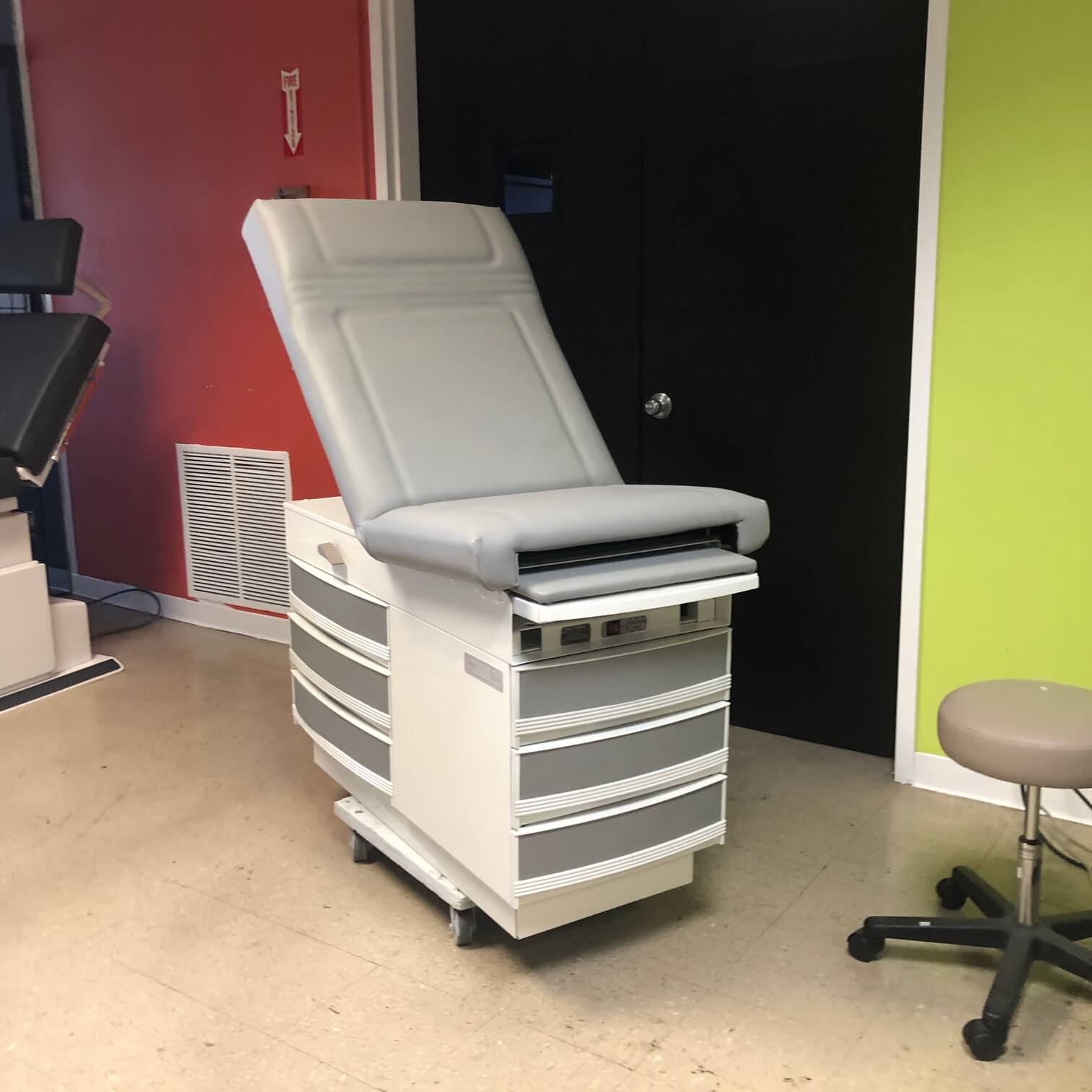 Ritter 304 Manual Exam Table - Midmark Ritter -Angelus Medical