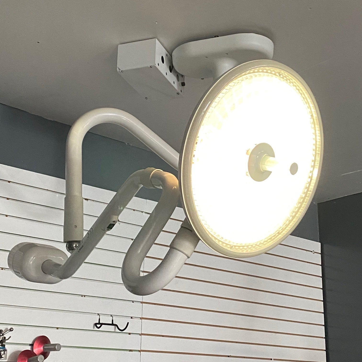 Ritter 355 Surgical Light Ceiling Mount - Midmark Ritter -Angelus Medical
