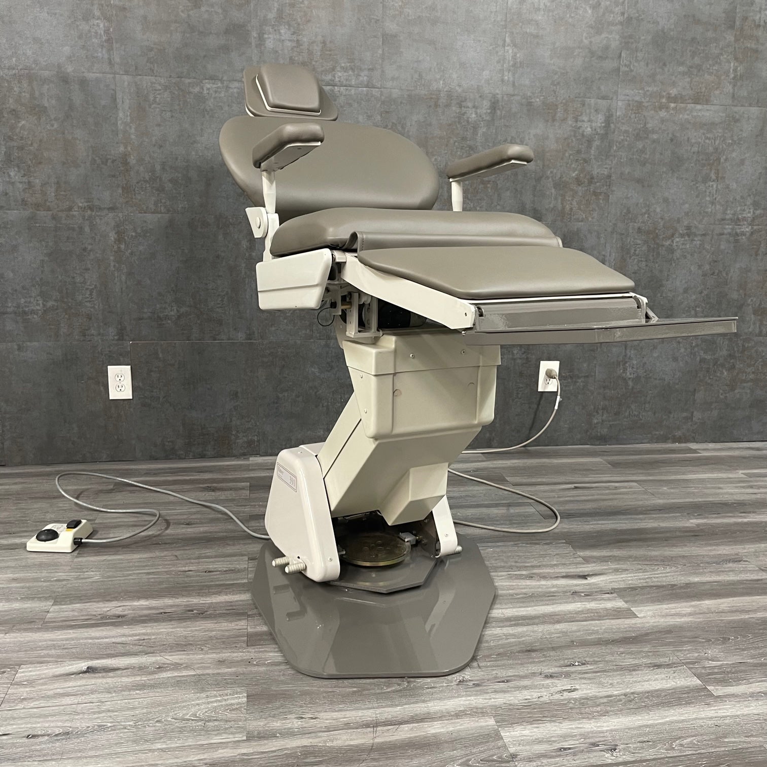 Refurbished Ritter exam chair Price