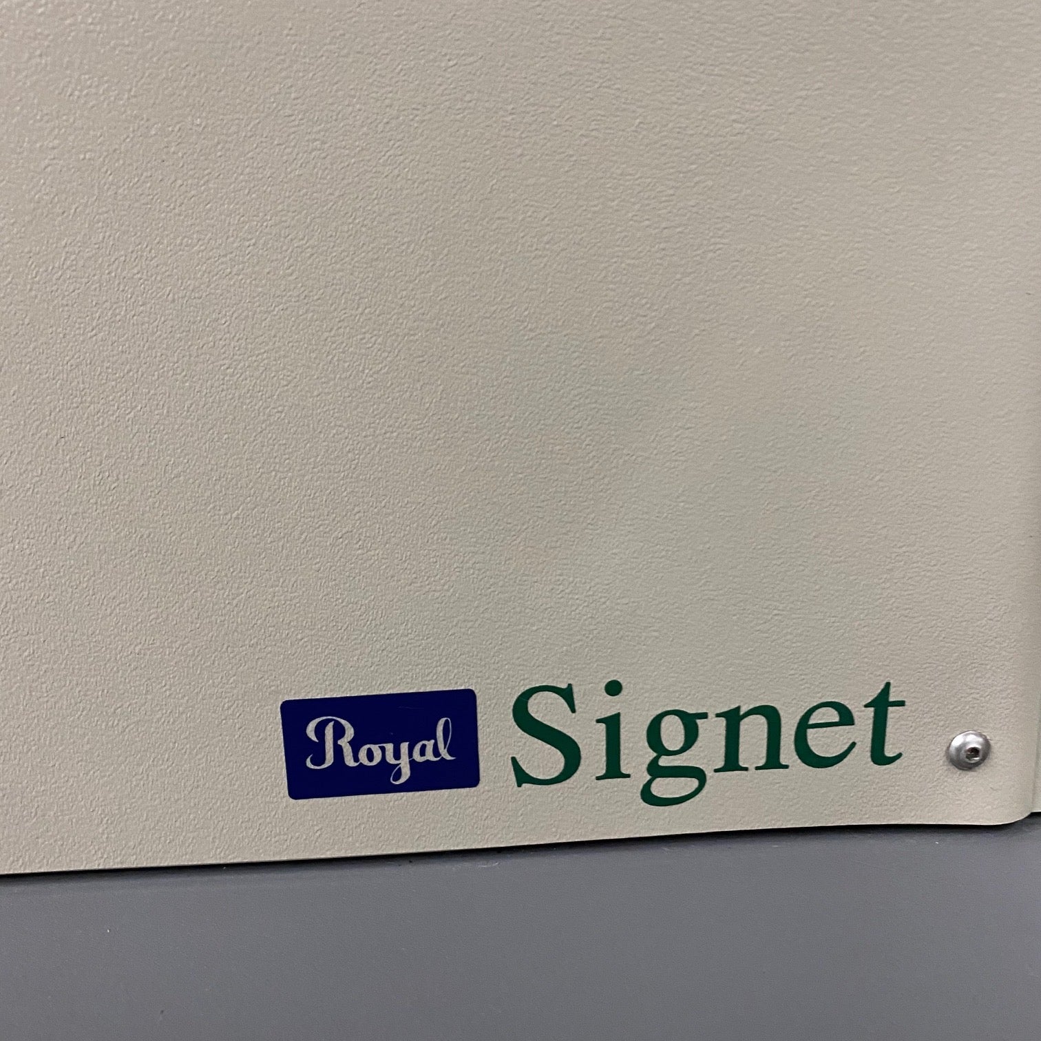 Royal Signet dental chair with Rotation (Used) - Royal Signet -Angelus Medical