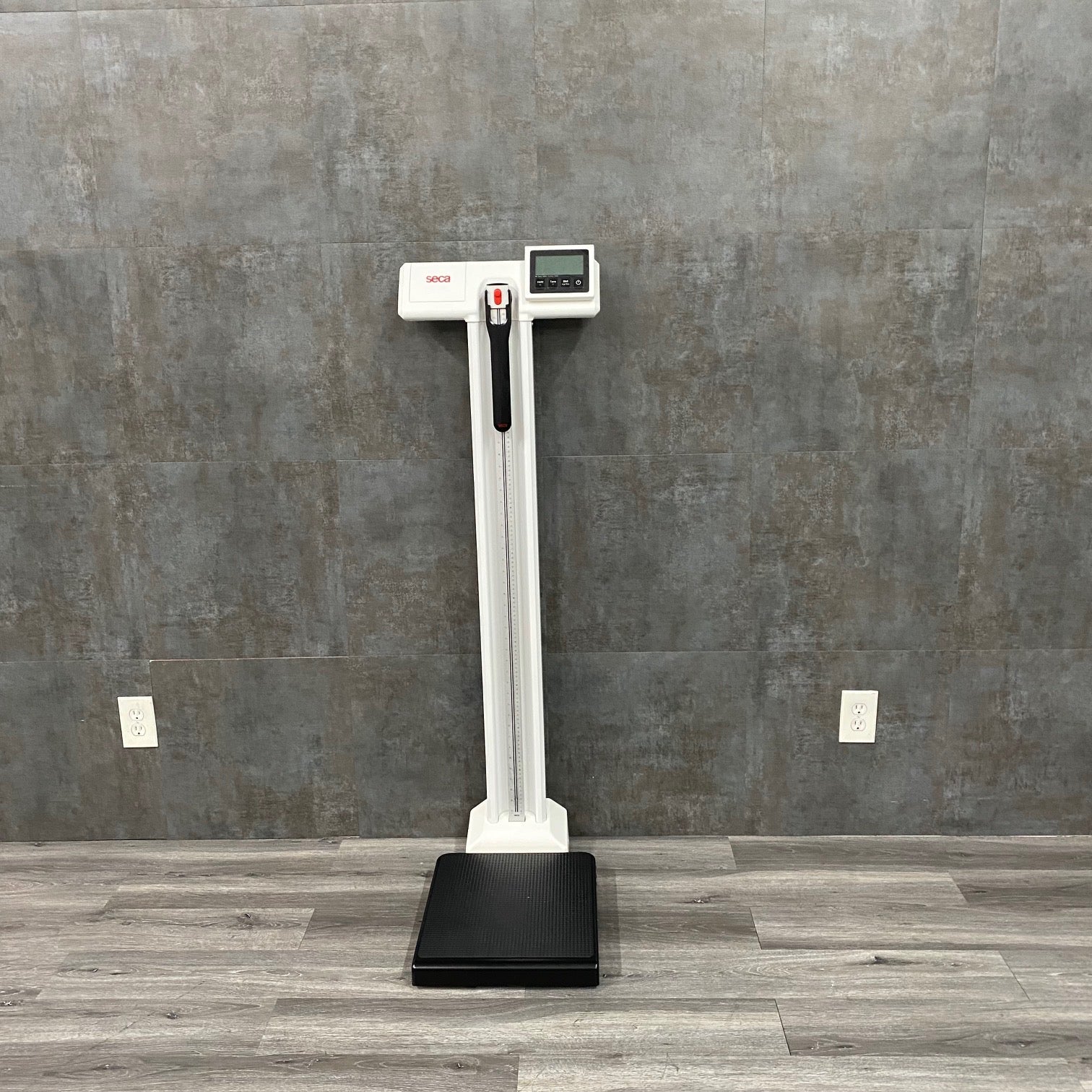 SECA 777 Digital Patient Scale - – Angelus Medical and Optical
