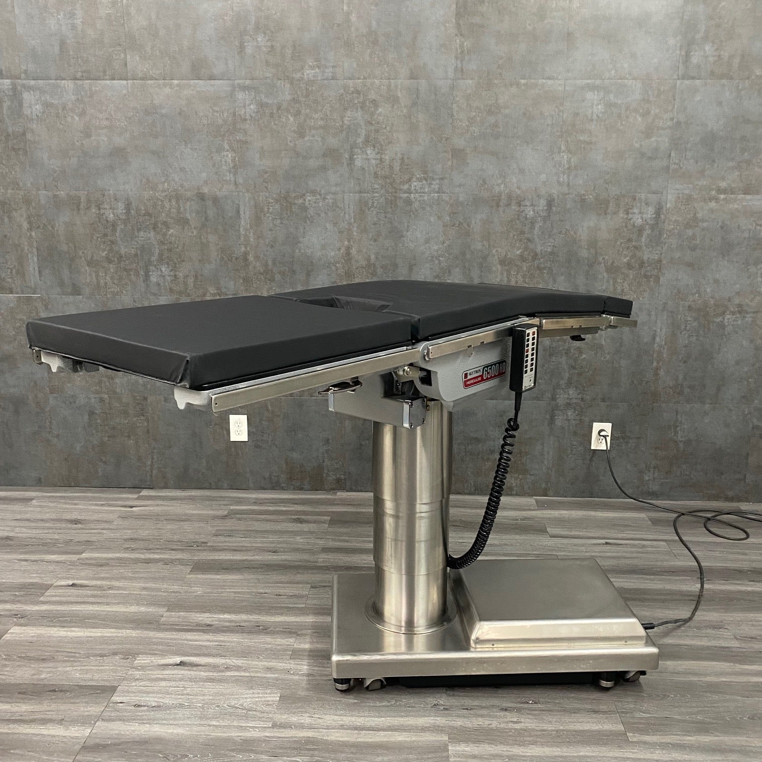 Skytron 6500 Hercules Surgery Table (Refurbished) - SKYTRON -Angelus Medical