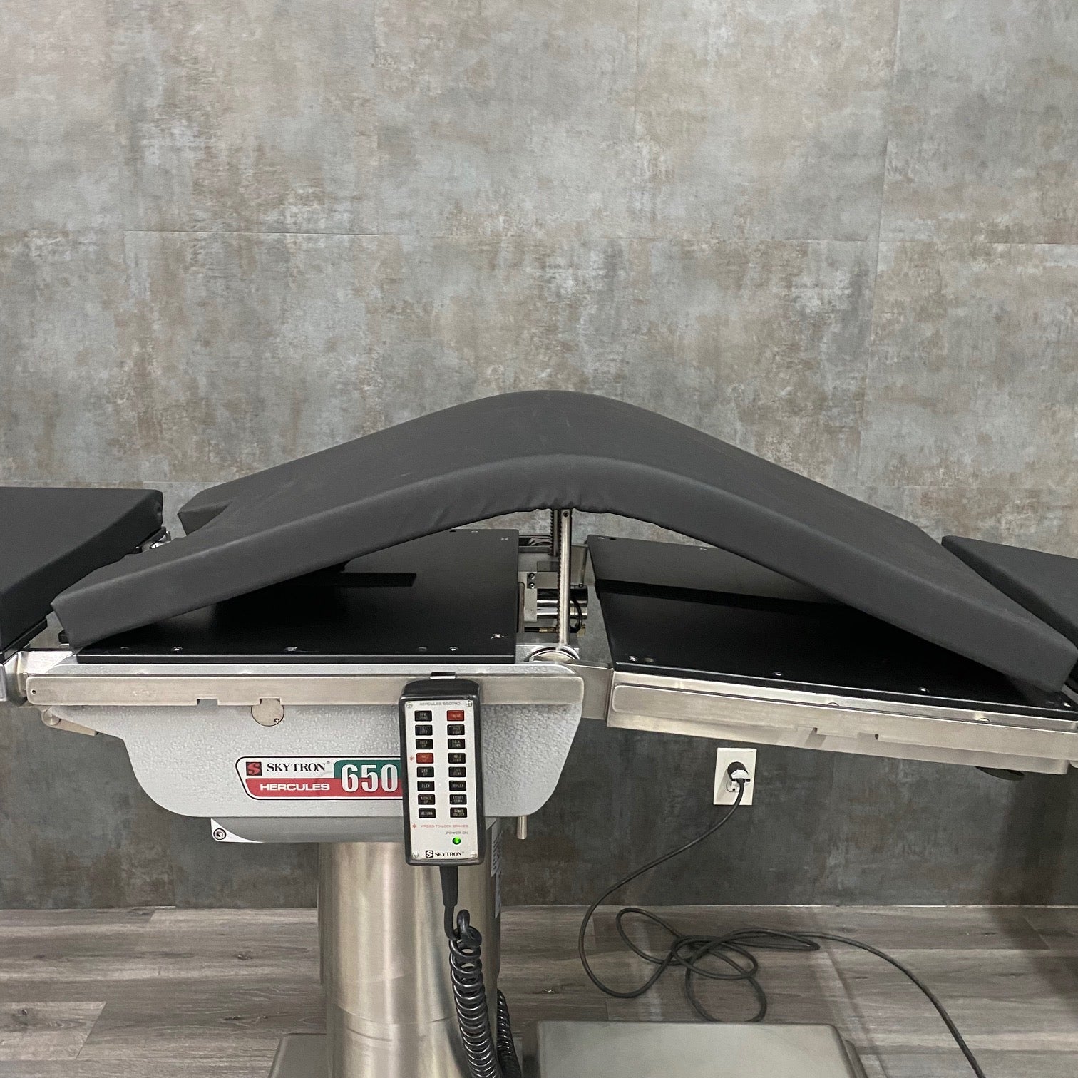 Skytron 6500 Hercules Surgery Table (Refurbished) - SKYTRON -Angelus Medical