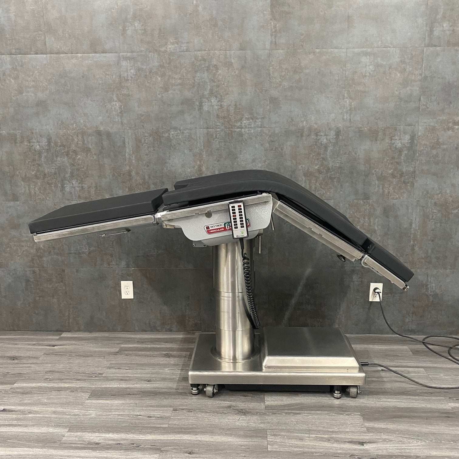 Skytron 6500 Hercules Surgery Table (Refurbished) - SKYTRON -Angelus Medical