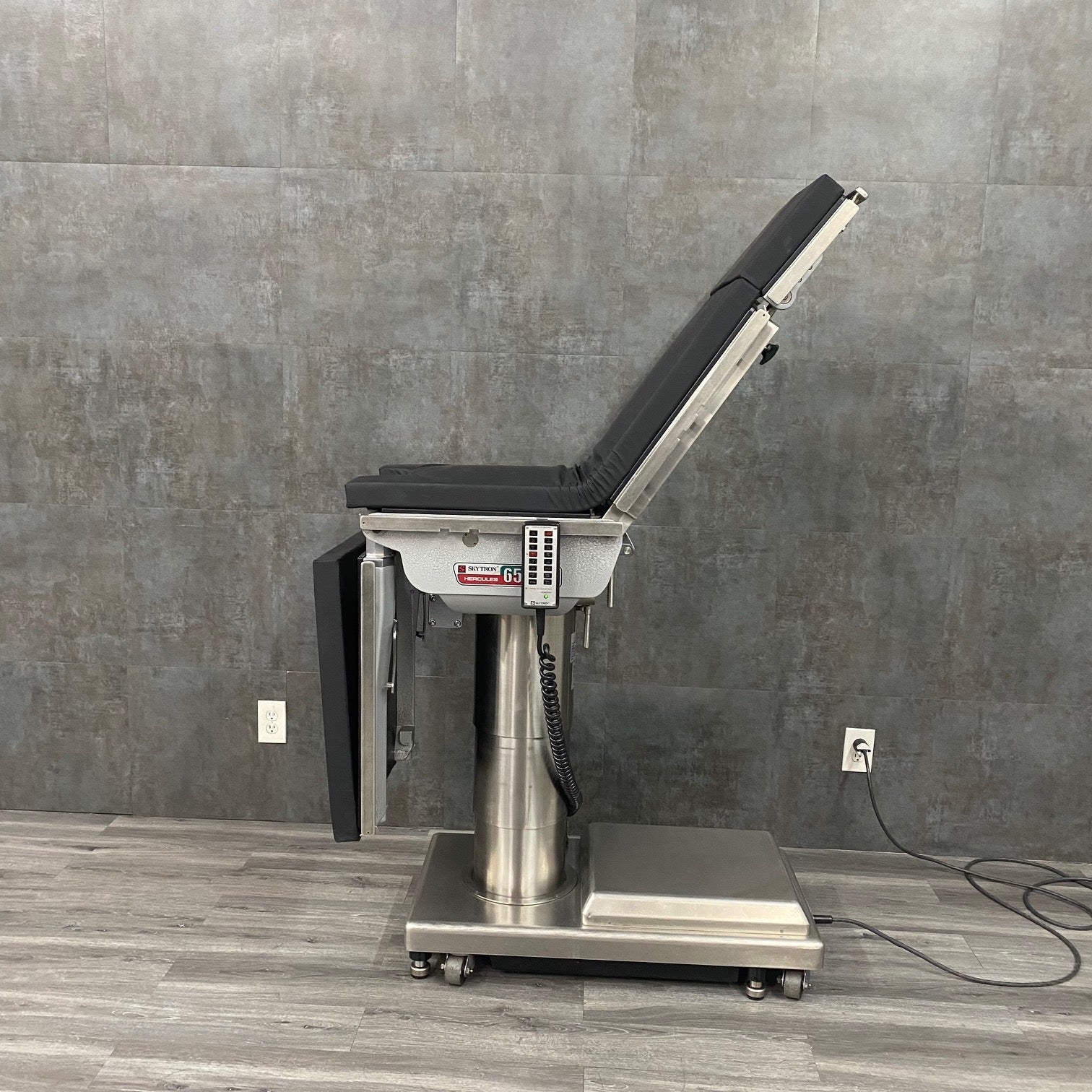 Skytron 6500 Hercules Surgery Table (Refurbished) - SKYTRON -Angelus Medical