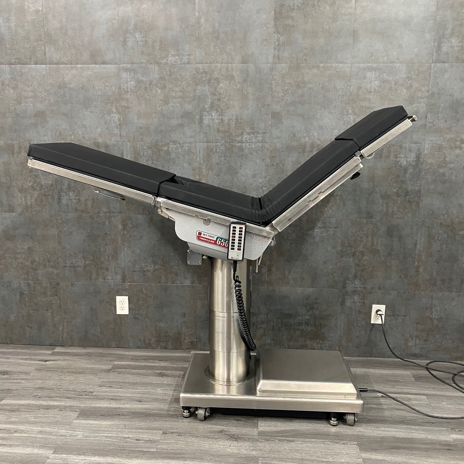 Skytron 6500 Hercules Surgery Table (Refurbished) - SKYTRON -Angelus Medical