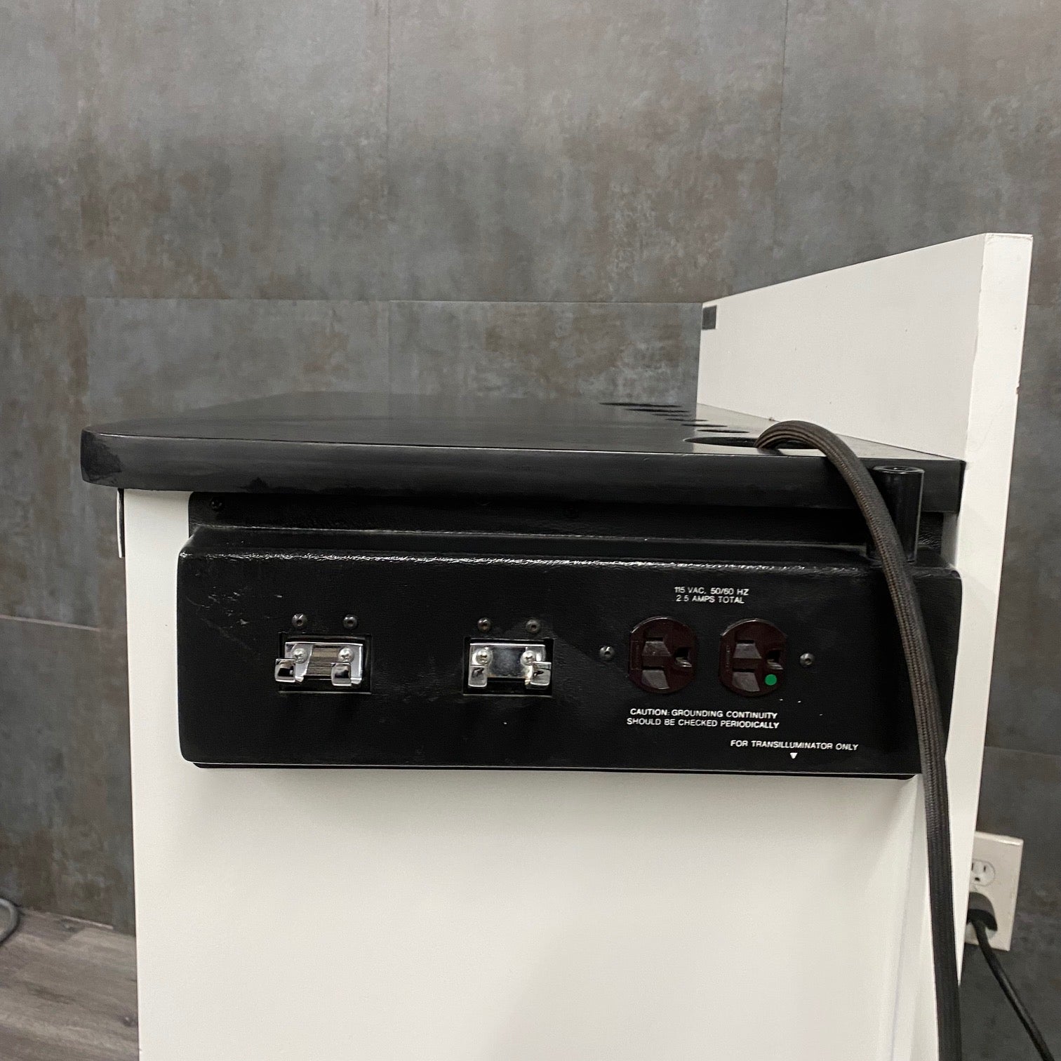 SMR Maxi 40000 ENT Treatment Cabinet (Refurbished) - SMR Global -Angelus Medical