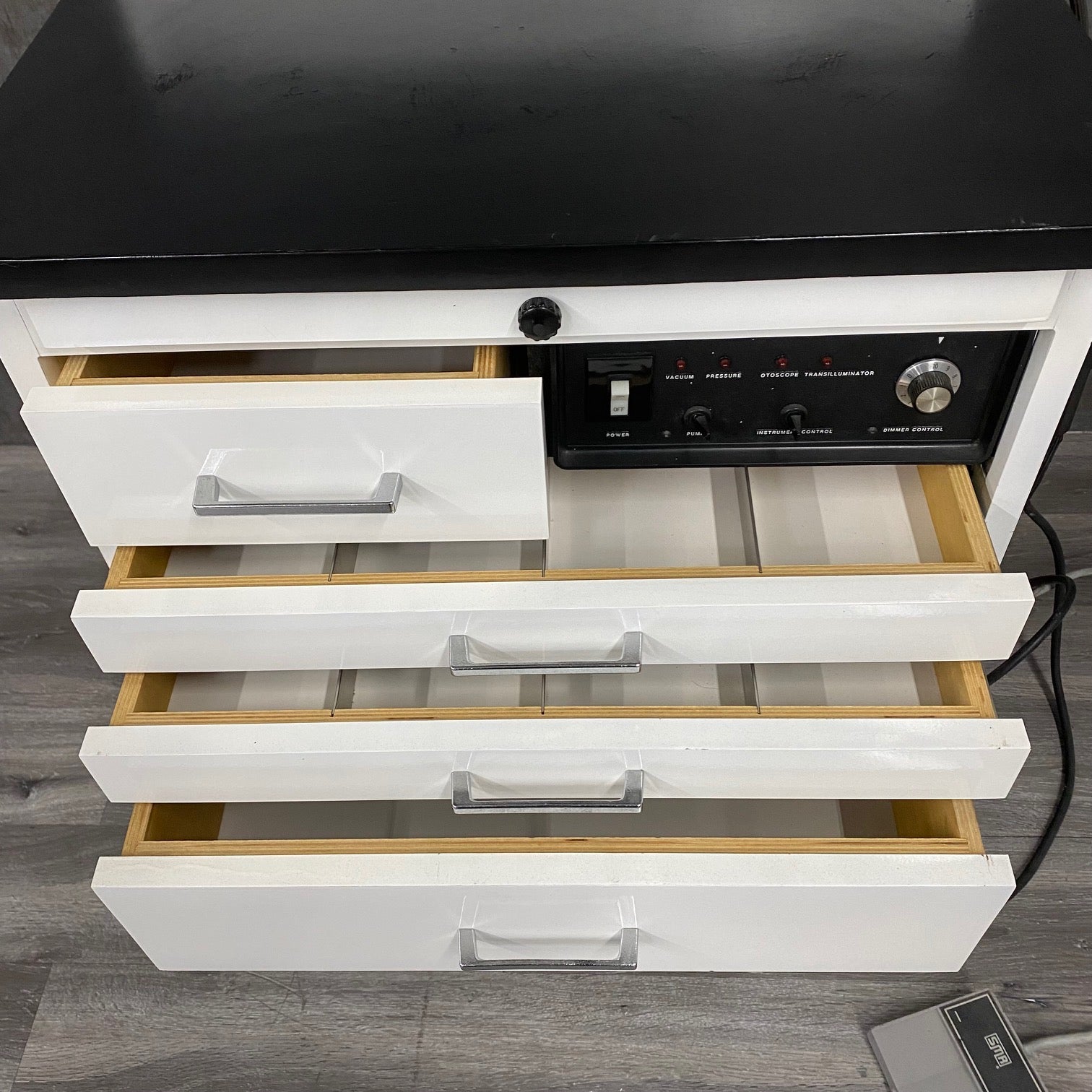 SMR Maxi 40000 ENT Treatment Cabinet (Refurbished) - SMR Global -Angelus Medical