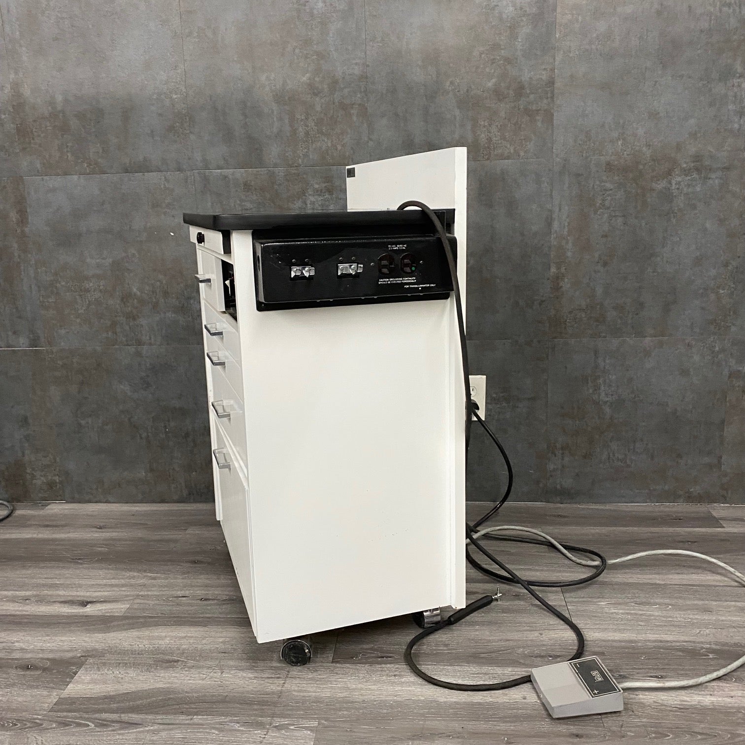 SMR Maxi 40000 ENT Treatment Cabinet (Refurbished) - SMR Global -Angelus Medical