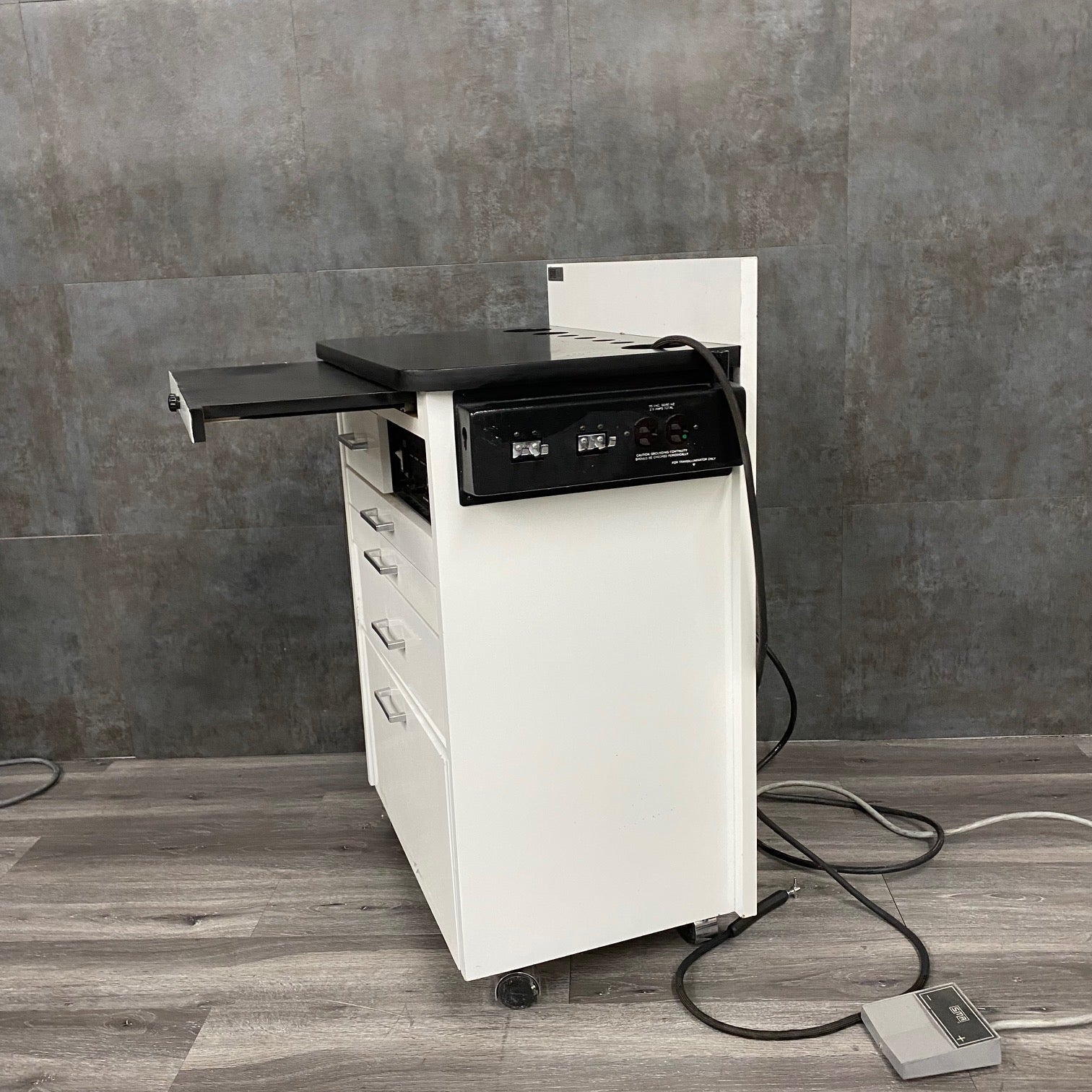 SMR Maxi 40000 ENT Treatment Cabinet (Refurbished) - SMR Global -Angelus Medical