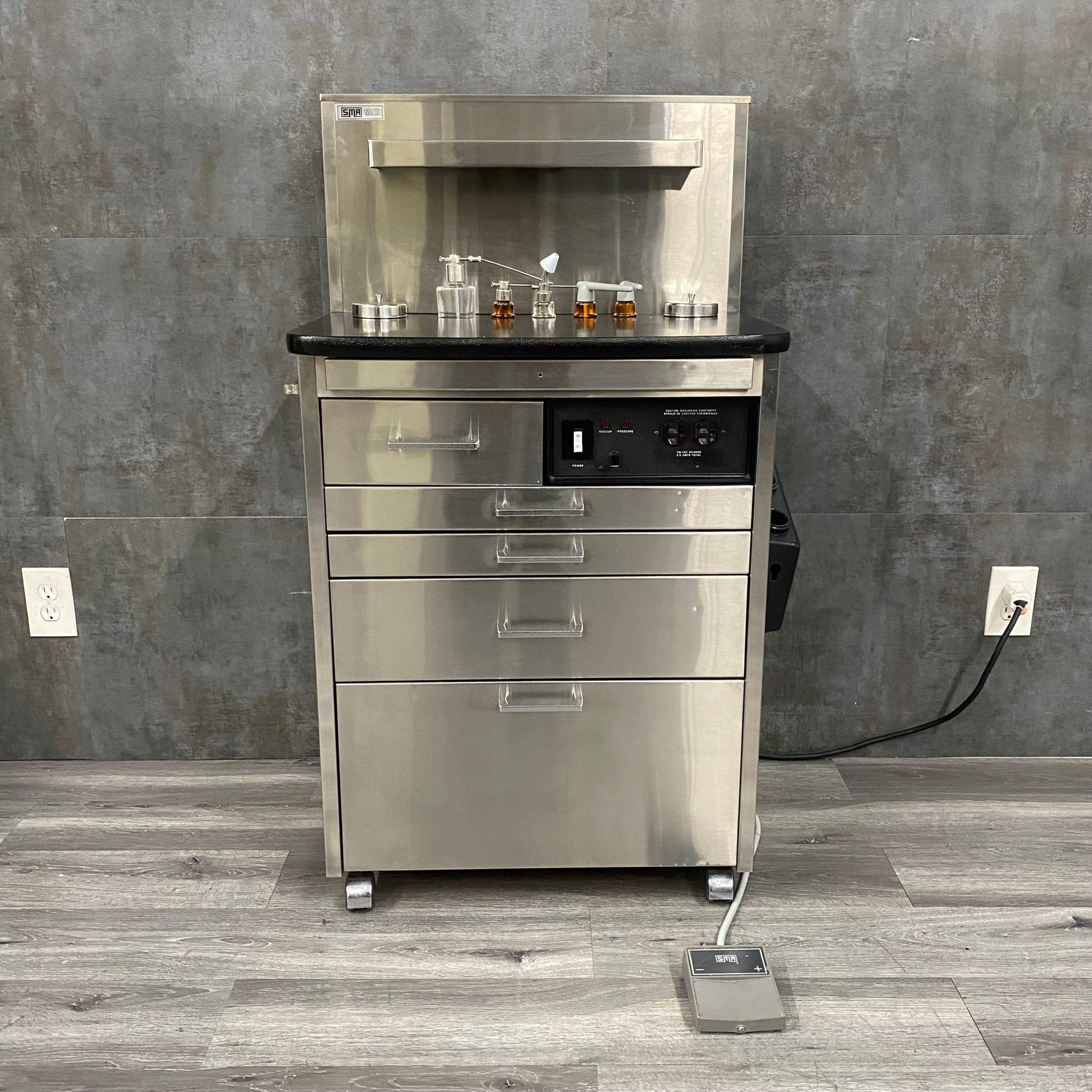 SMR Maxi Treatment Cabinet (Refurbished) - SMR Global -Angelus Medical