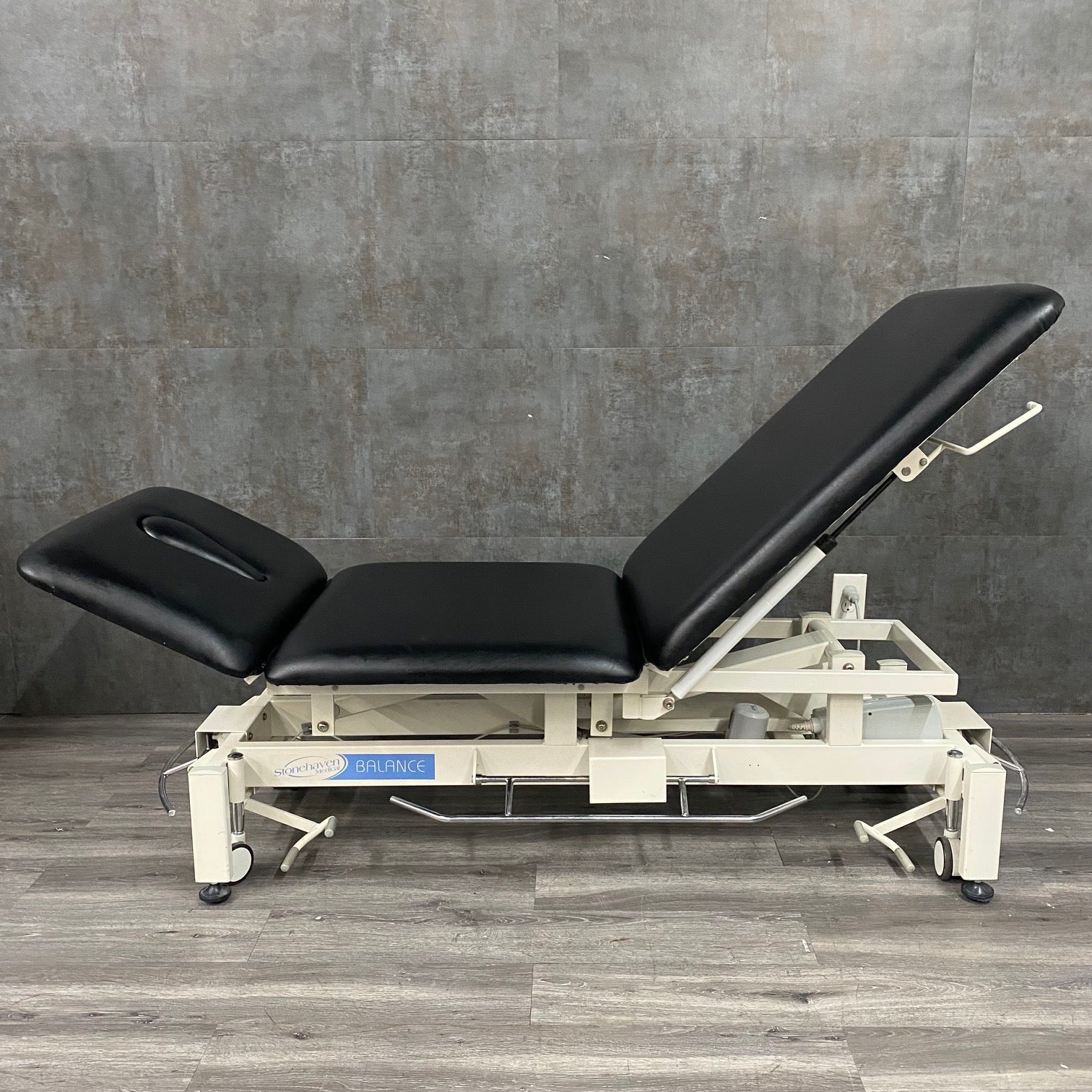 Stone haven Medical Balance power treatment table - Stone Haven -Angelus Medical