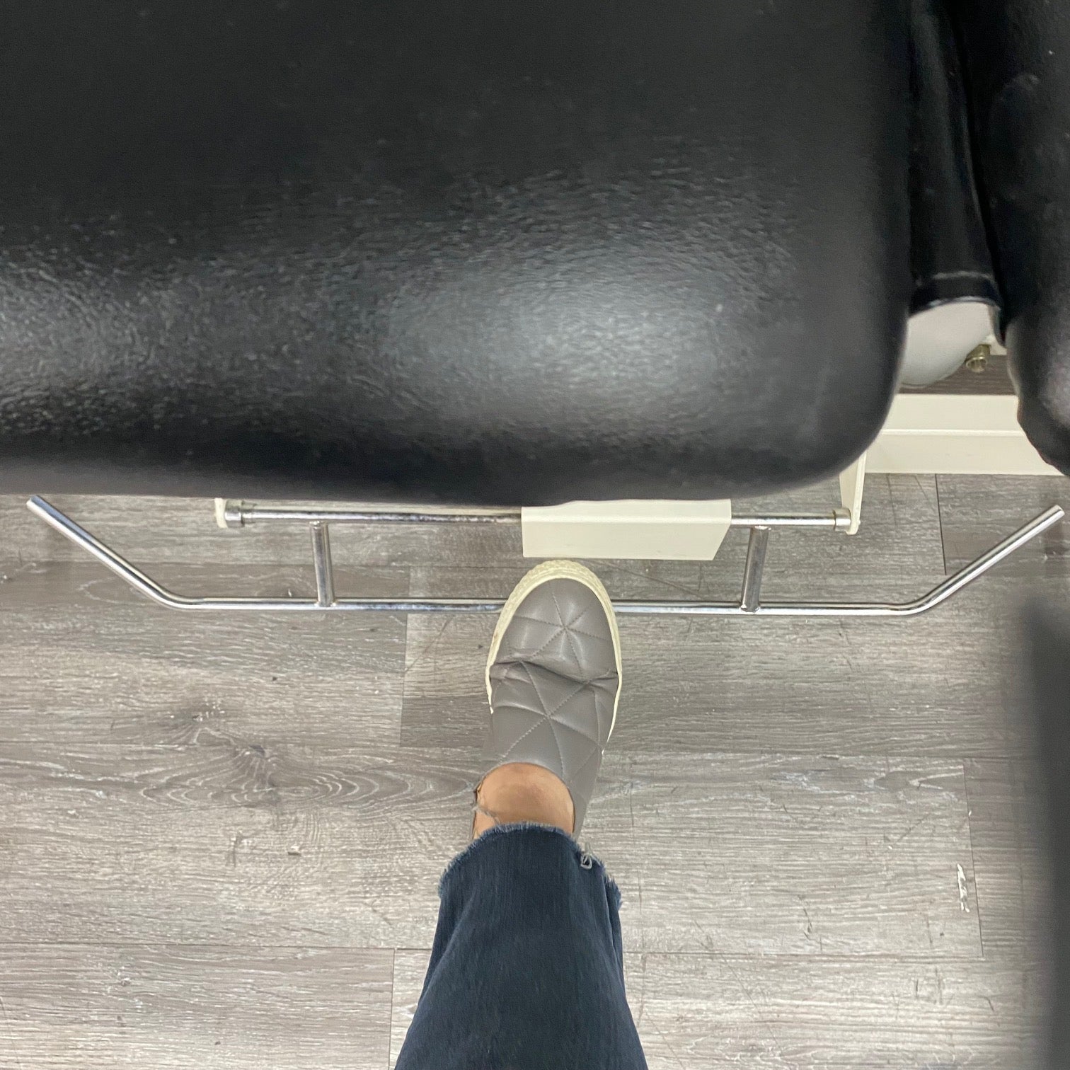 Stone haven Medical Balance power treatment table - Stone Haven -Angelus Medical