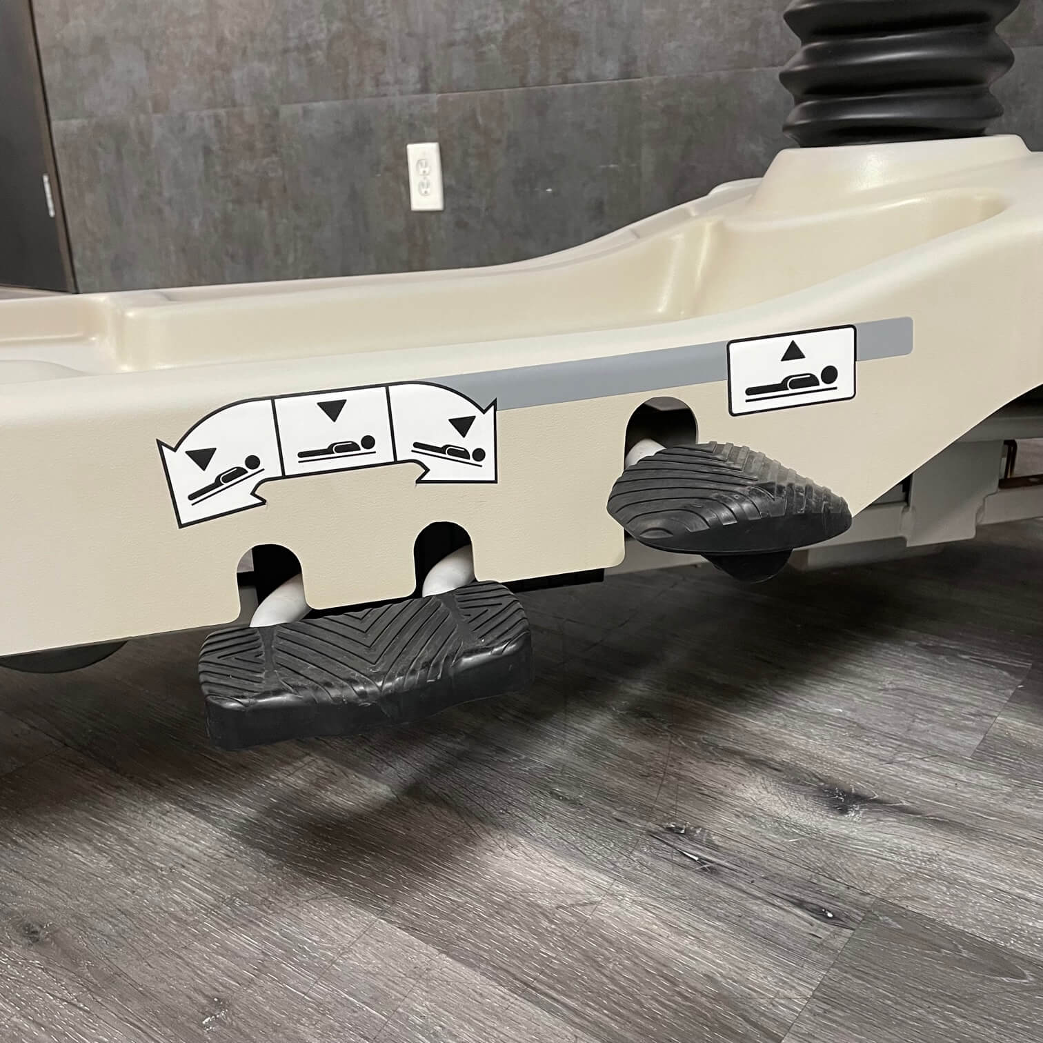 Stryker 1020 Trauma Stretcher - Stryker -Angelus Medical