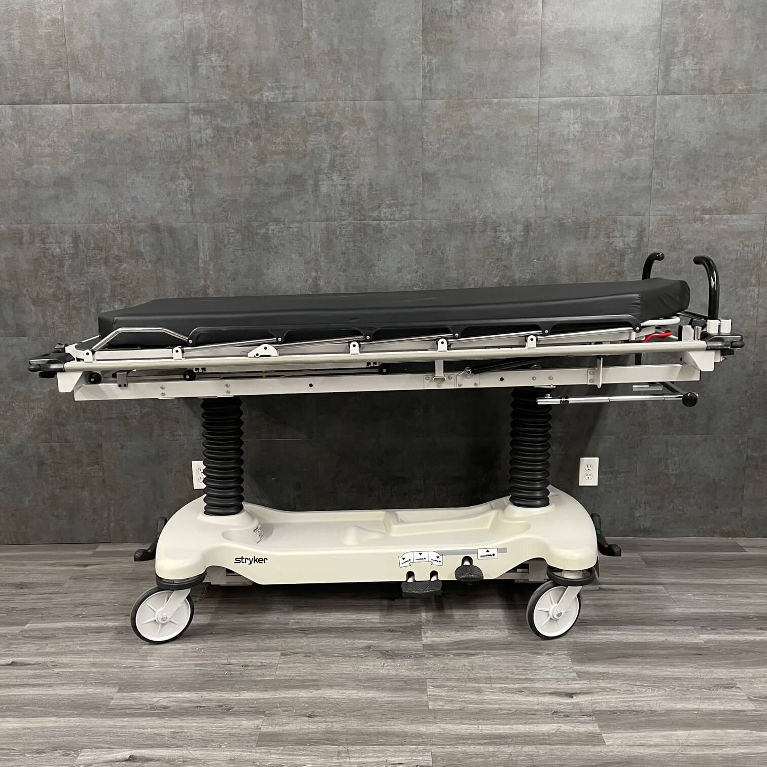 Stryker 1020 Trauma Stretcher - Stryker -Angelus Medical