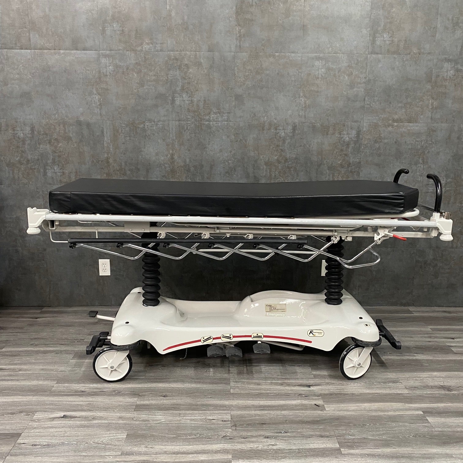 Stryker 1211 Renaissance Stretcher (Refurbished) - Stryker -Angelus Medical