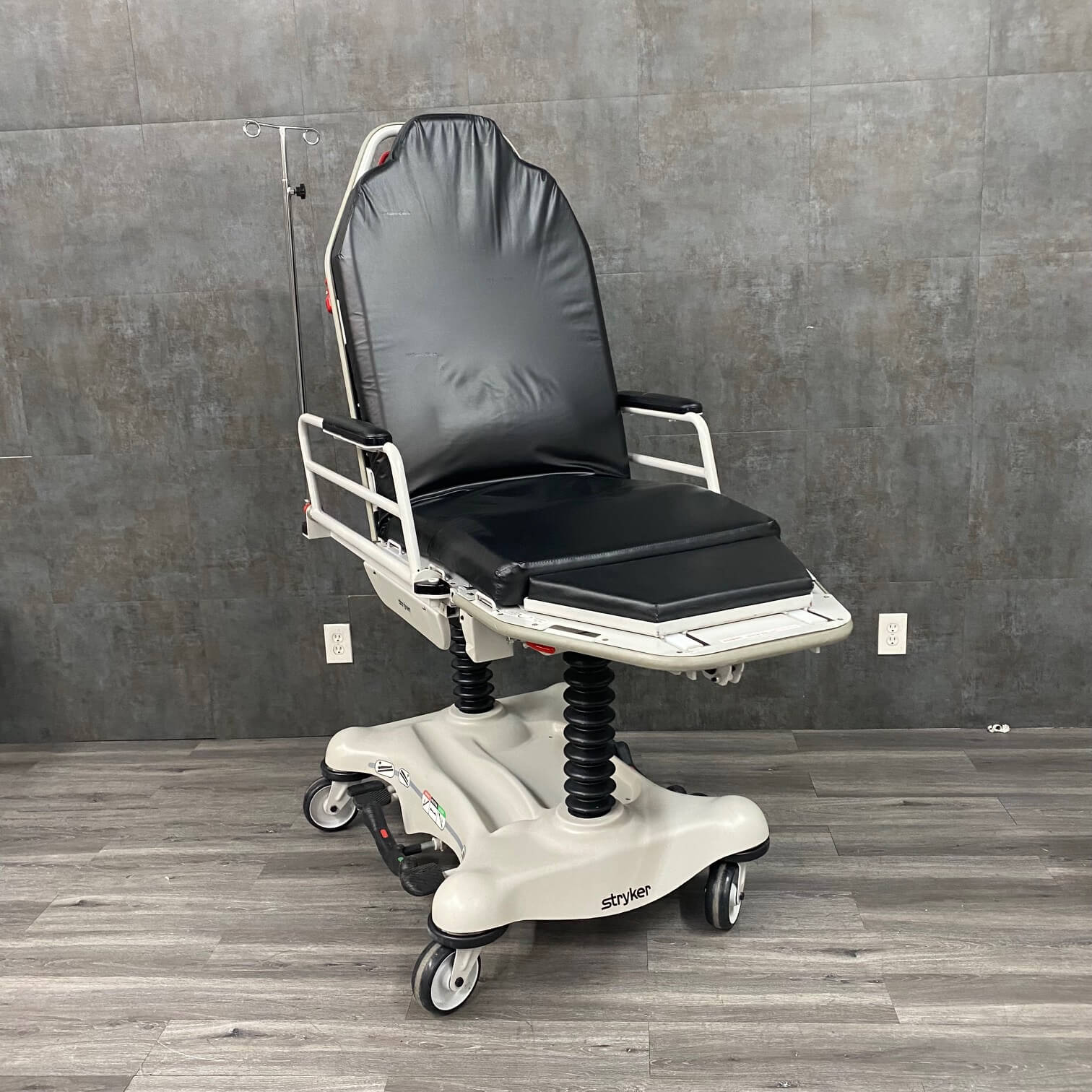 Stryker 5050 Stretcher Chair - Stryker -Angelus Medical