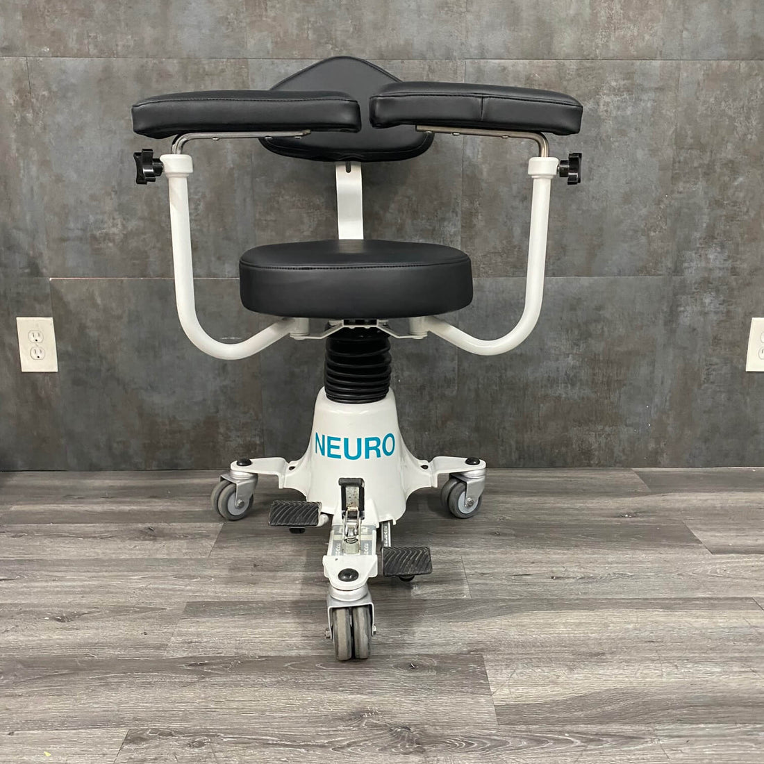 Stryker 830 Surgistool w Armrests - – Angelus Medical and Optical