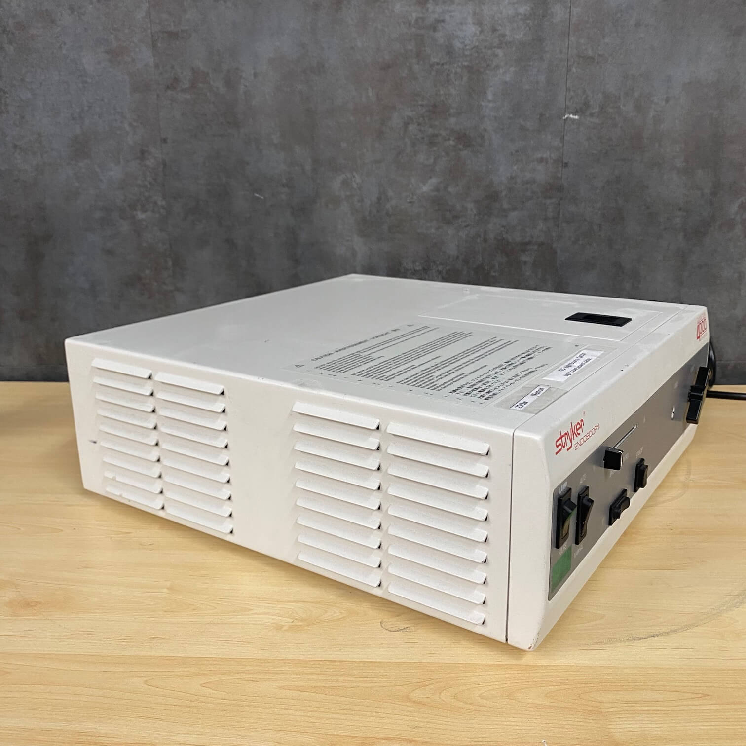 Stryker Quantum 4000 Light Source (Refurbished) - Stryker -Angelus Medical