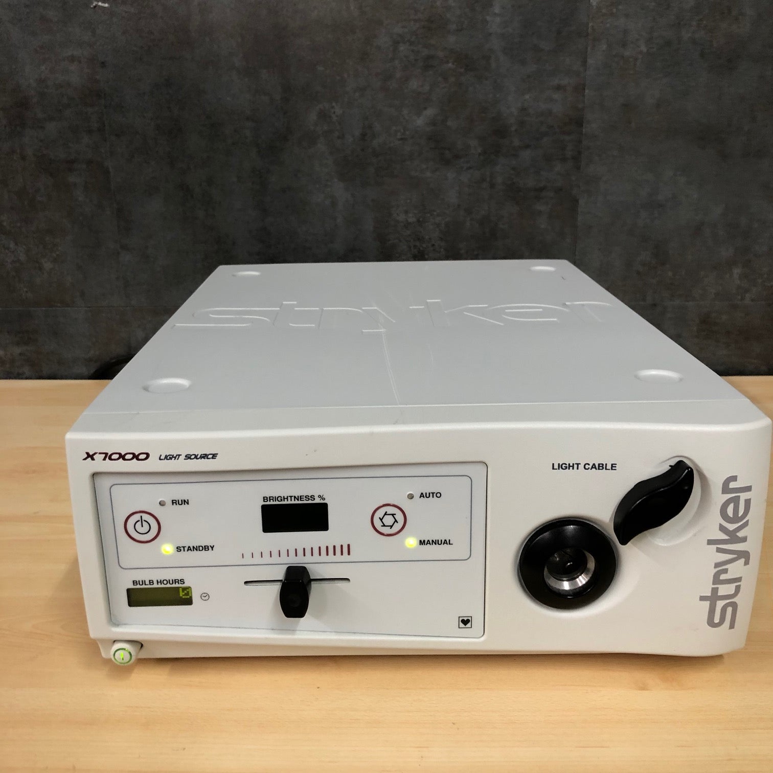 Stryker X7000 Xenon Light Source (Used) - Stryker -Angelus Medical