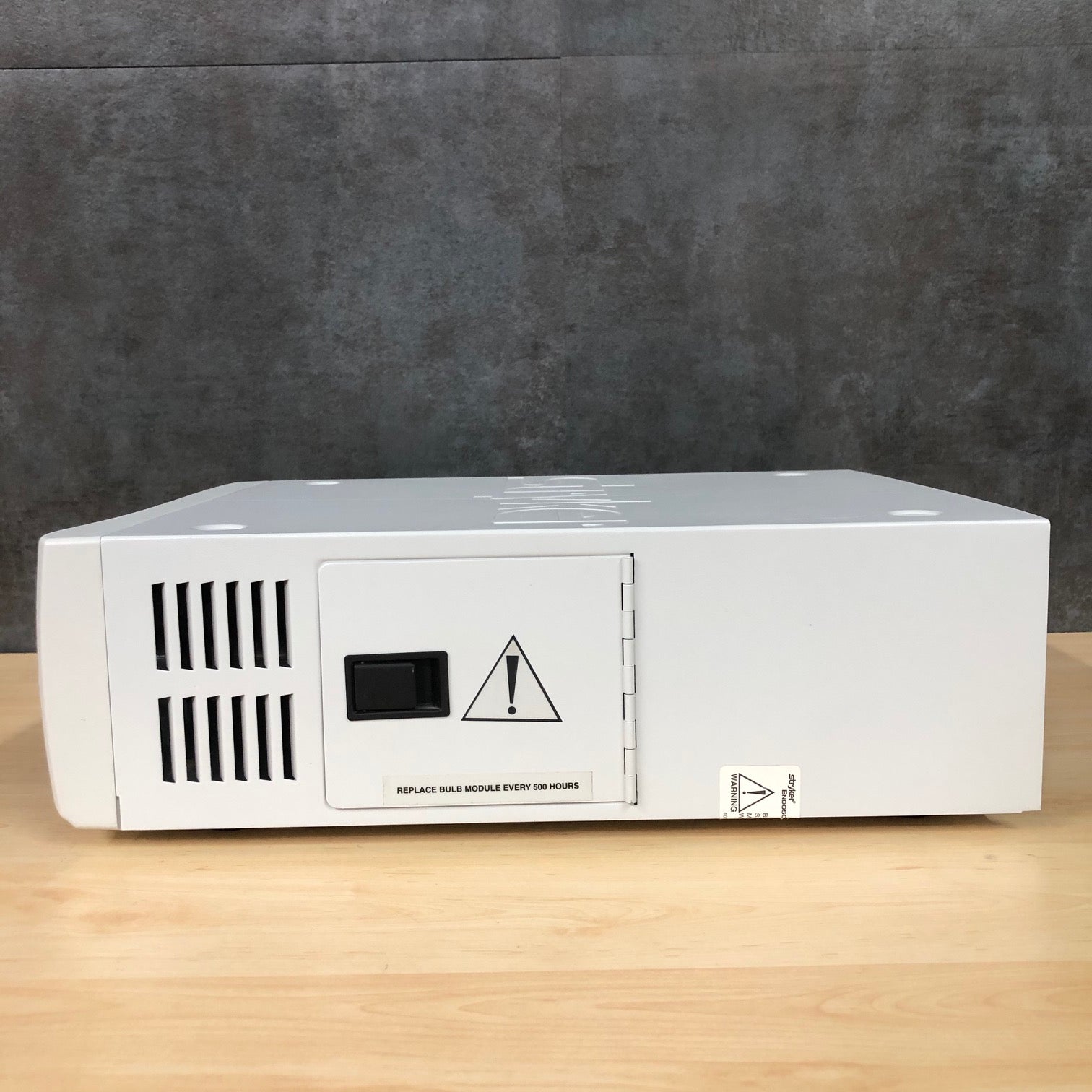 Stryker X7000 Xenon Light Source (Used) - Stryker -Angelus Medical