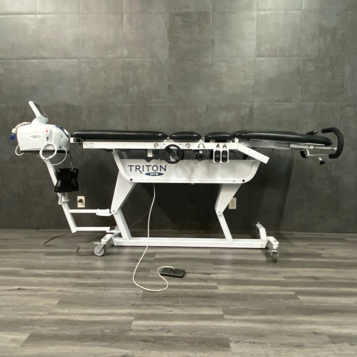 The complete Chattanooga Triton Traction System - Chattanooga -Angelus Medical