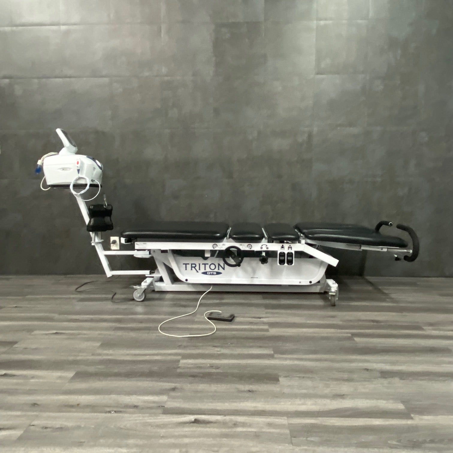 The complete Chattanooga Triton Traction System - Chattanooga -Angelus Medical