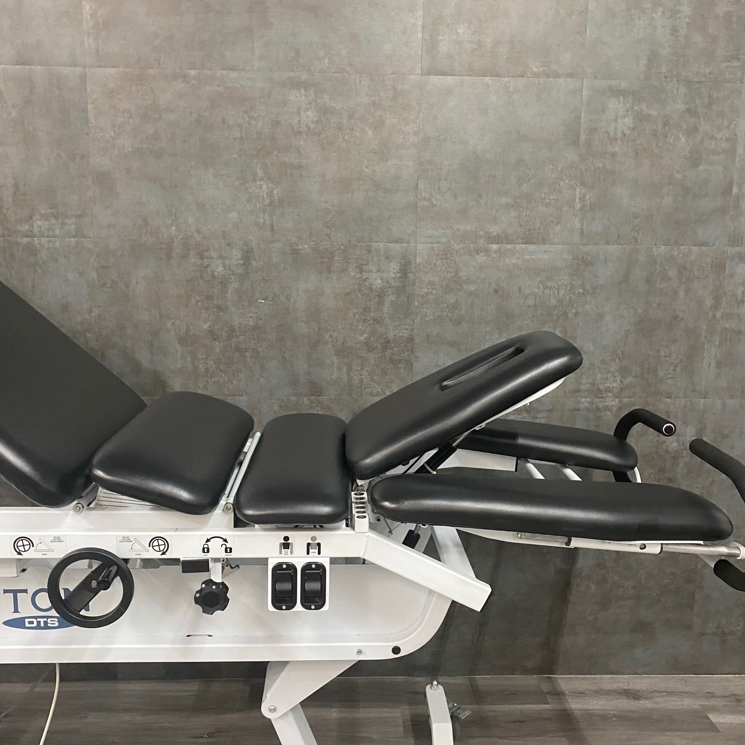 The complete Chattanooga Triton Traction System - Chattanooga -Angelus Medical