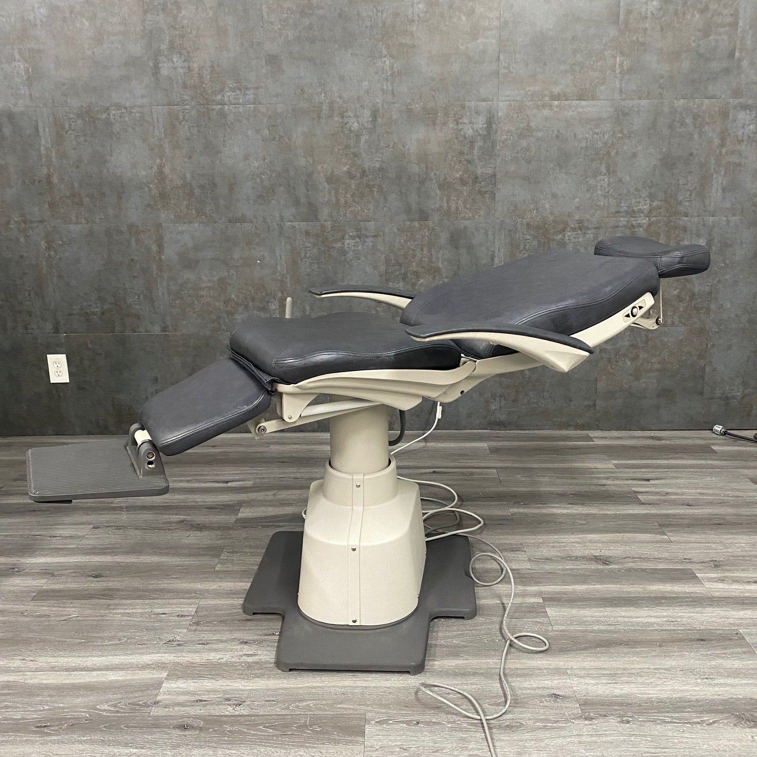 TopCon OC2200 Exam Chair - Topcon -Angelus Medical