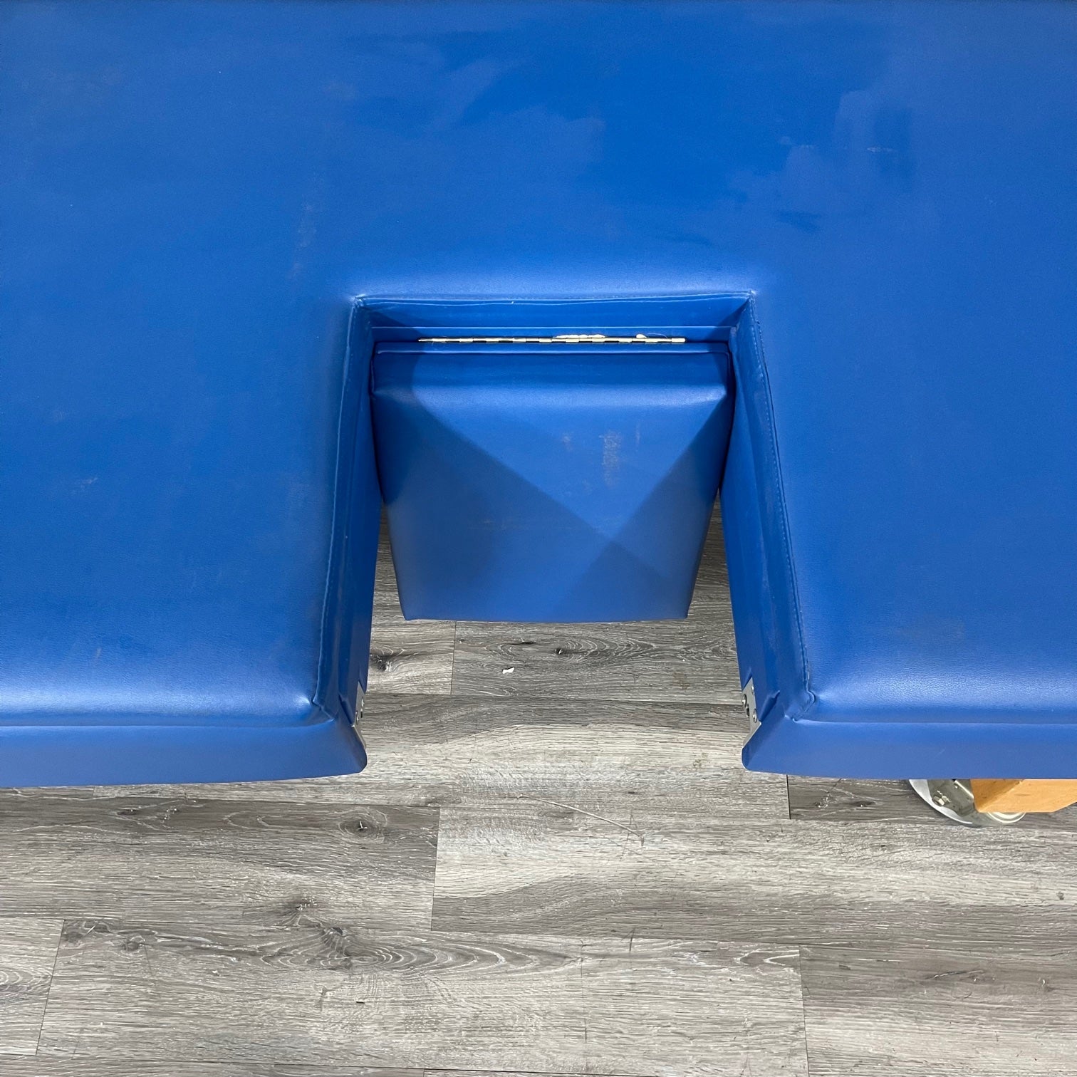 Treatment table (Used) - NMD -Angelus Medical