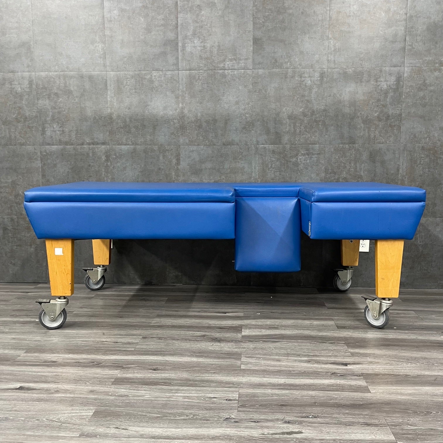 Treatment table (Used) - NMD -Angelus Medical