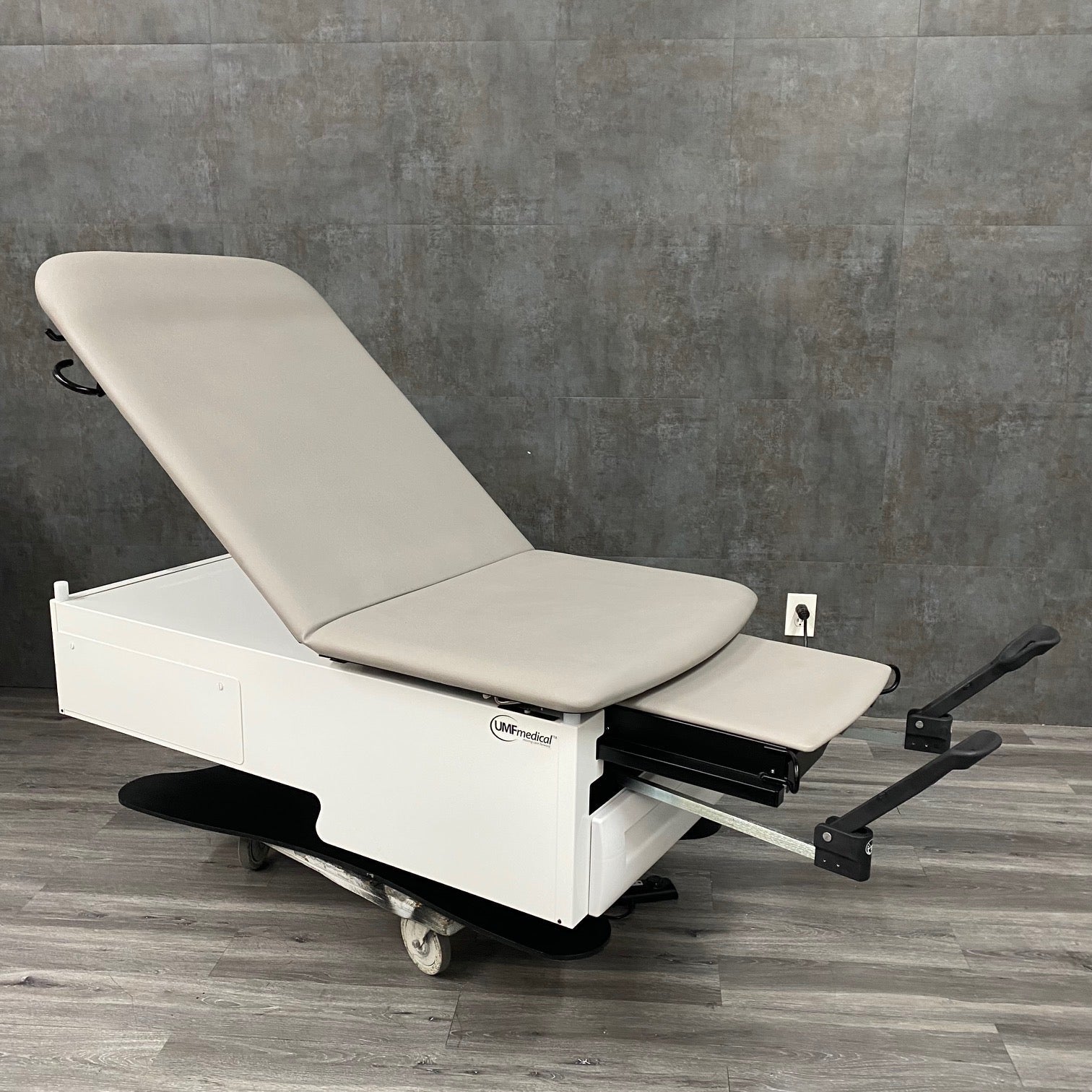 UMF FusionONE 3003 Power Exam Table - UMF Medical -Angelus Medical